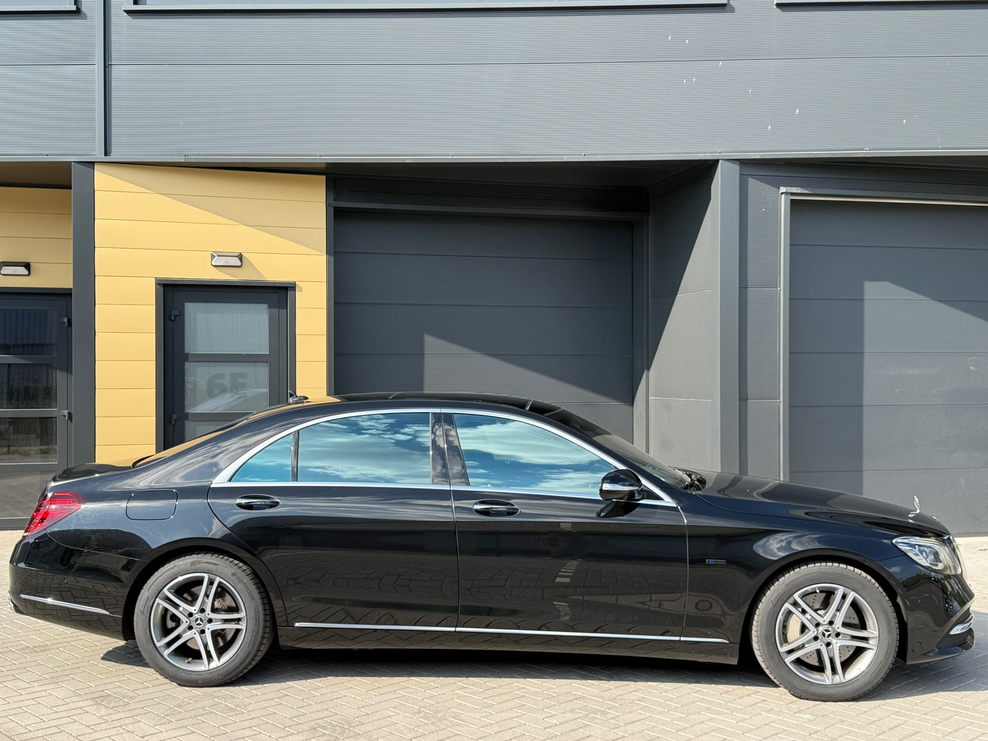 Foto van Mercedes-Benz S 560 E