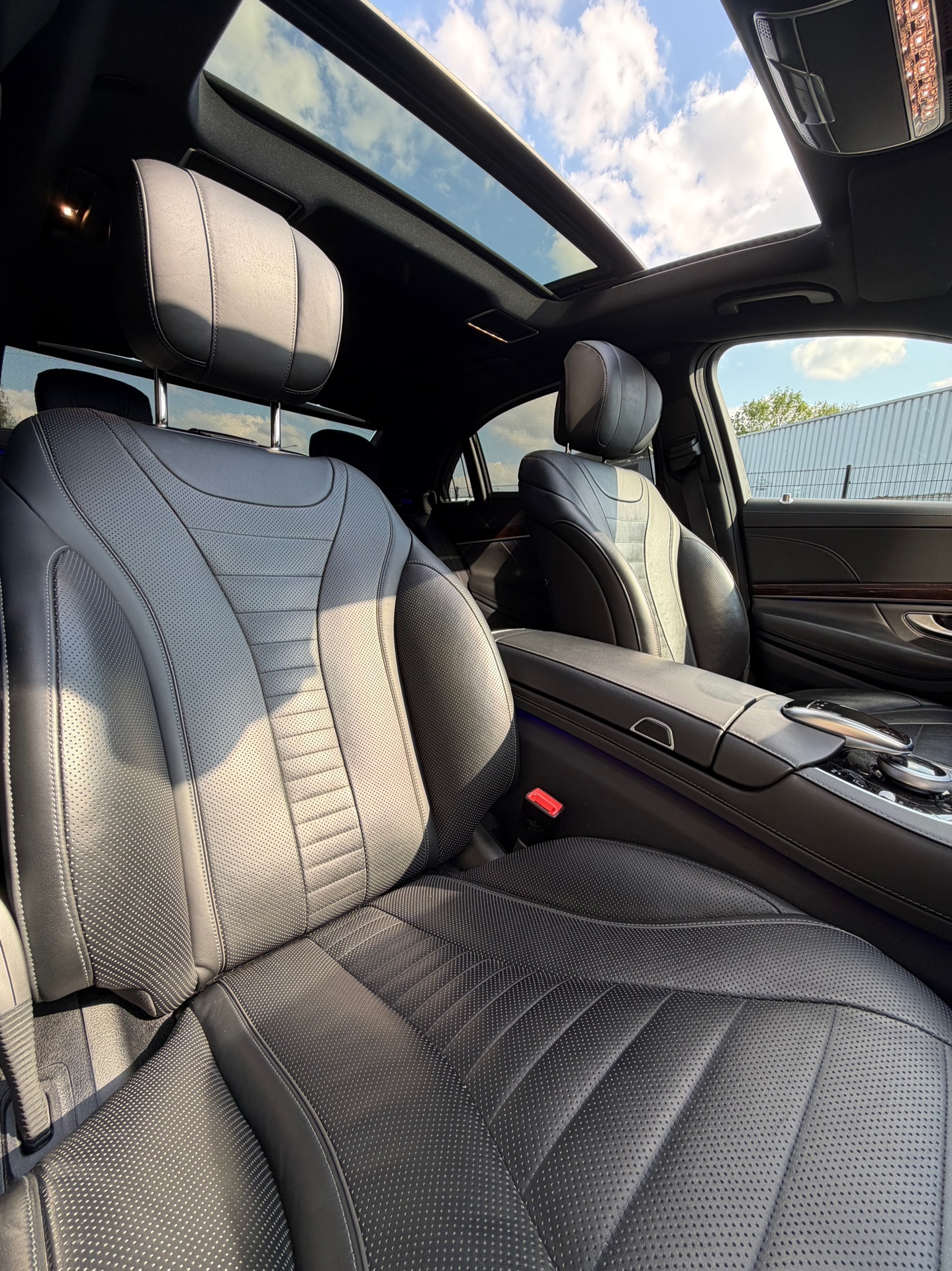 Foto van Mercedes-Benz S 560 E