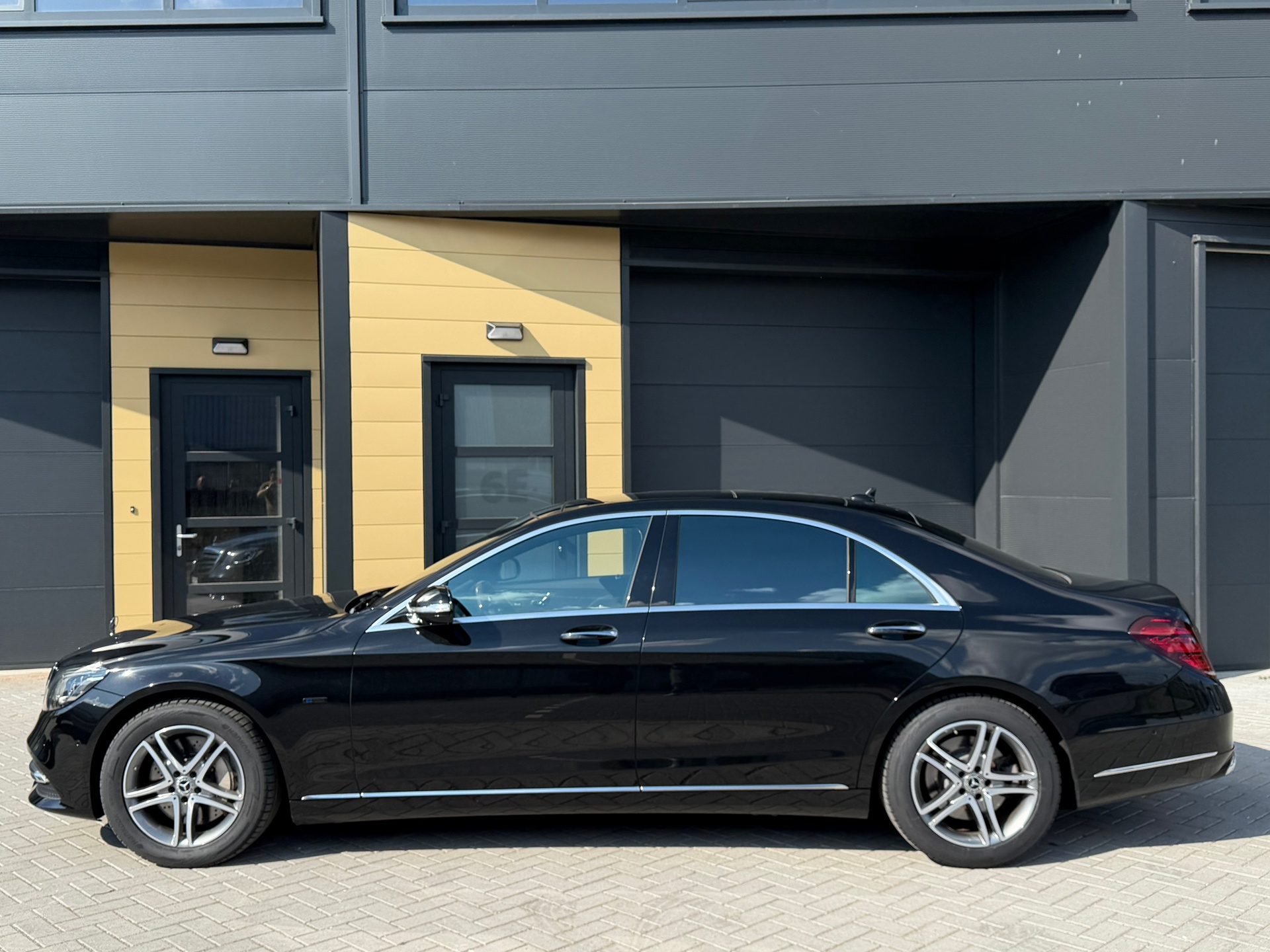 Foto van Mercedes-Benz S 560 E