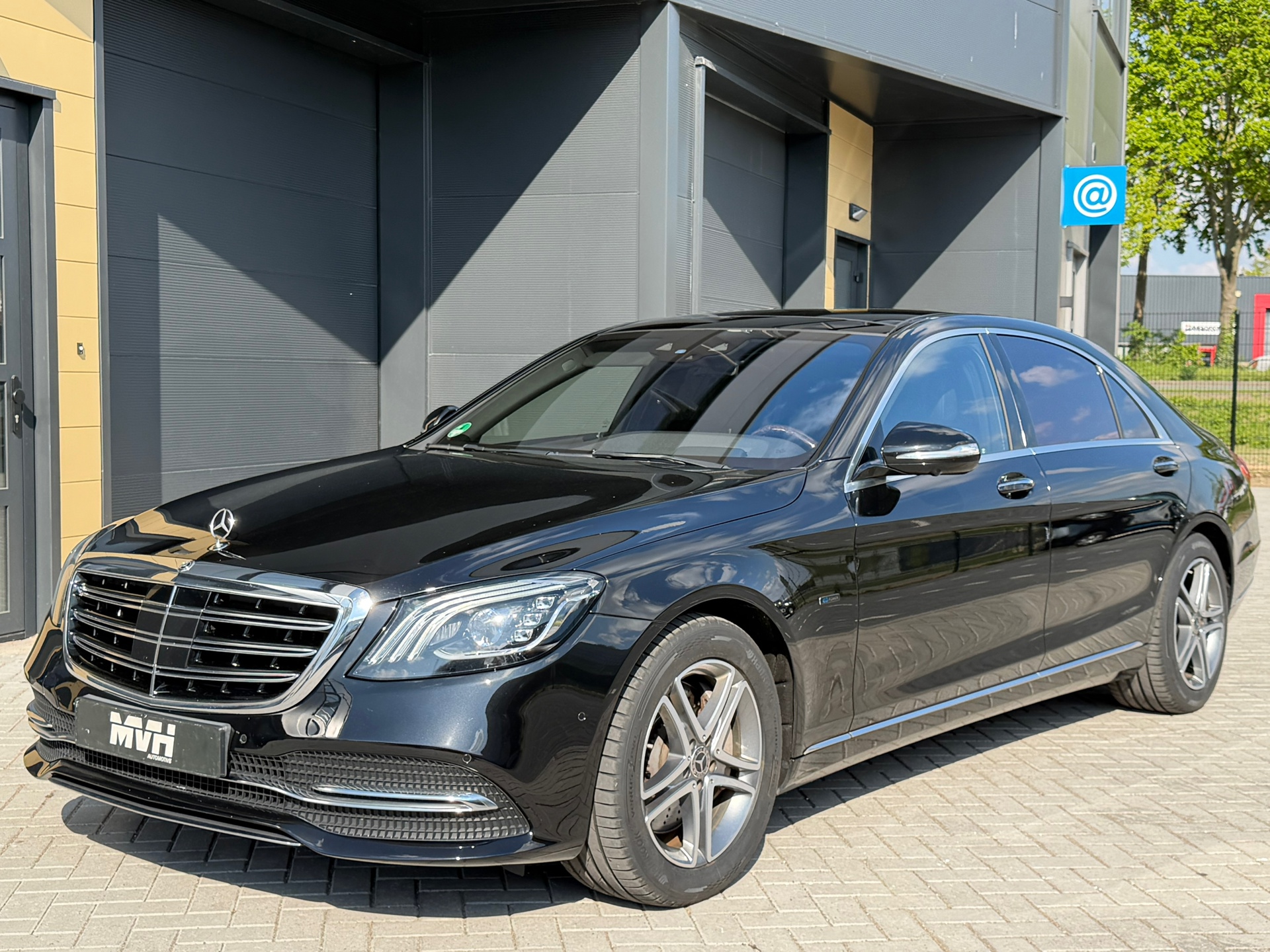 Foto van Mercedes-Benz S 560 E