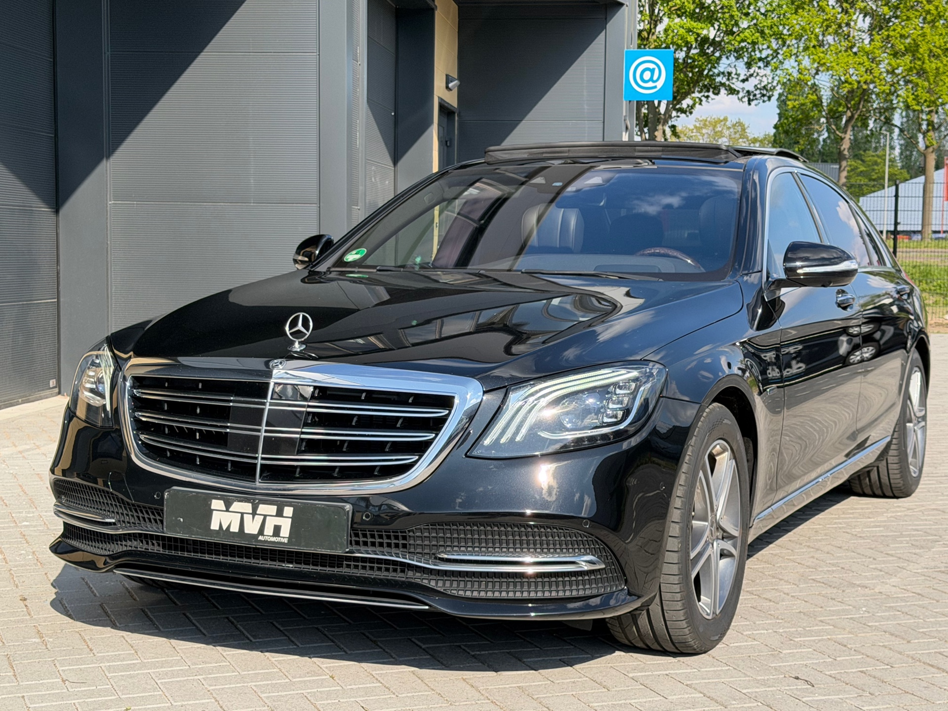 Foto van Mercedes-Benz S 560 E