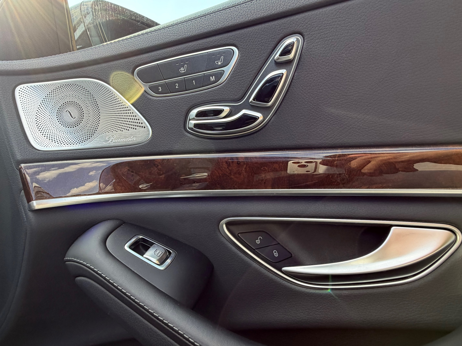 Foto van Mercedes-Benz S 560 E