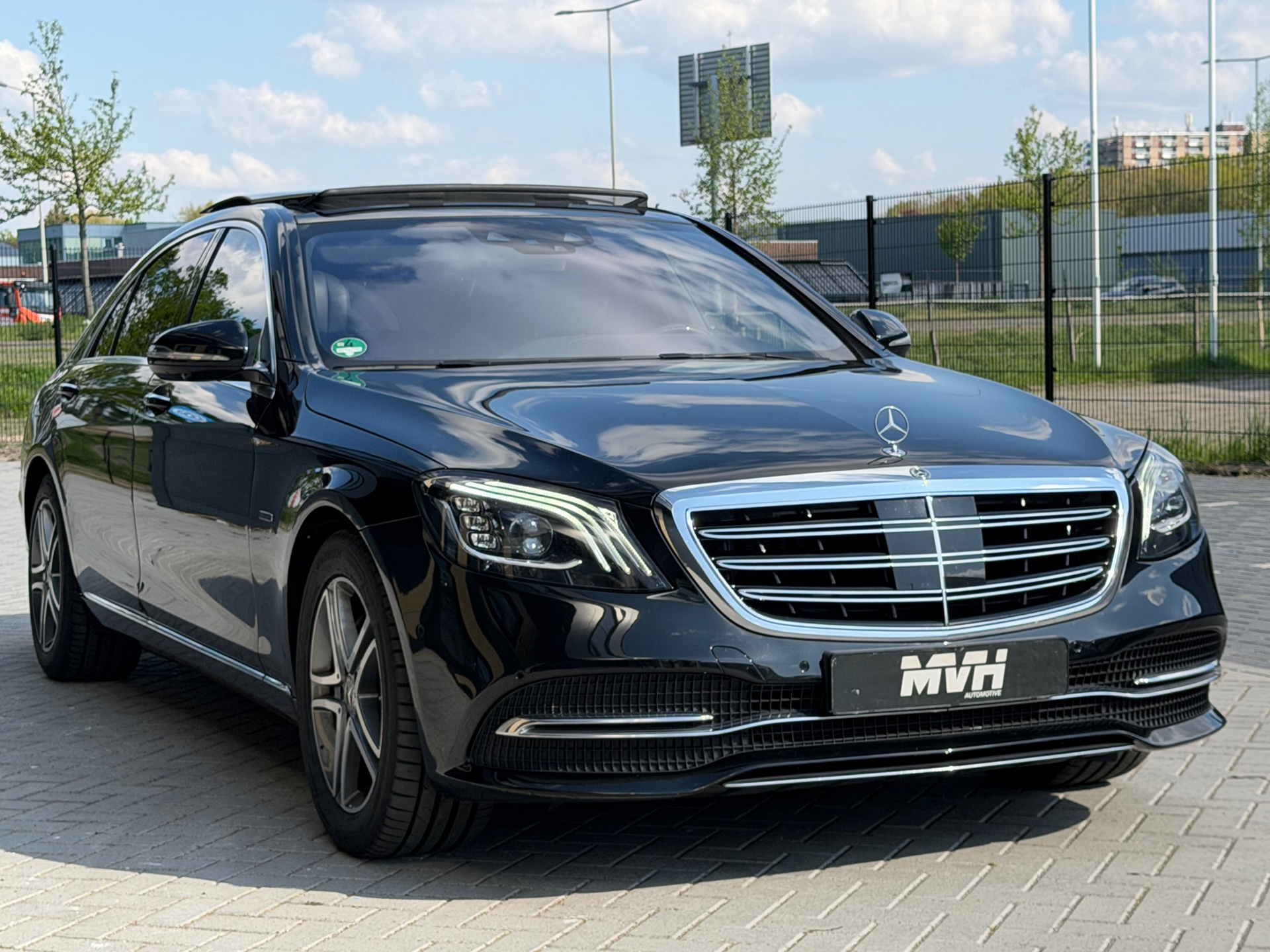Foto van Mercedes-Benz S 560 E