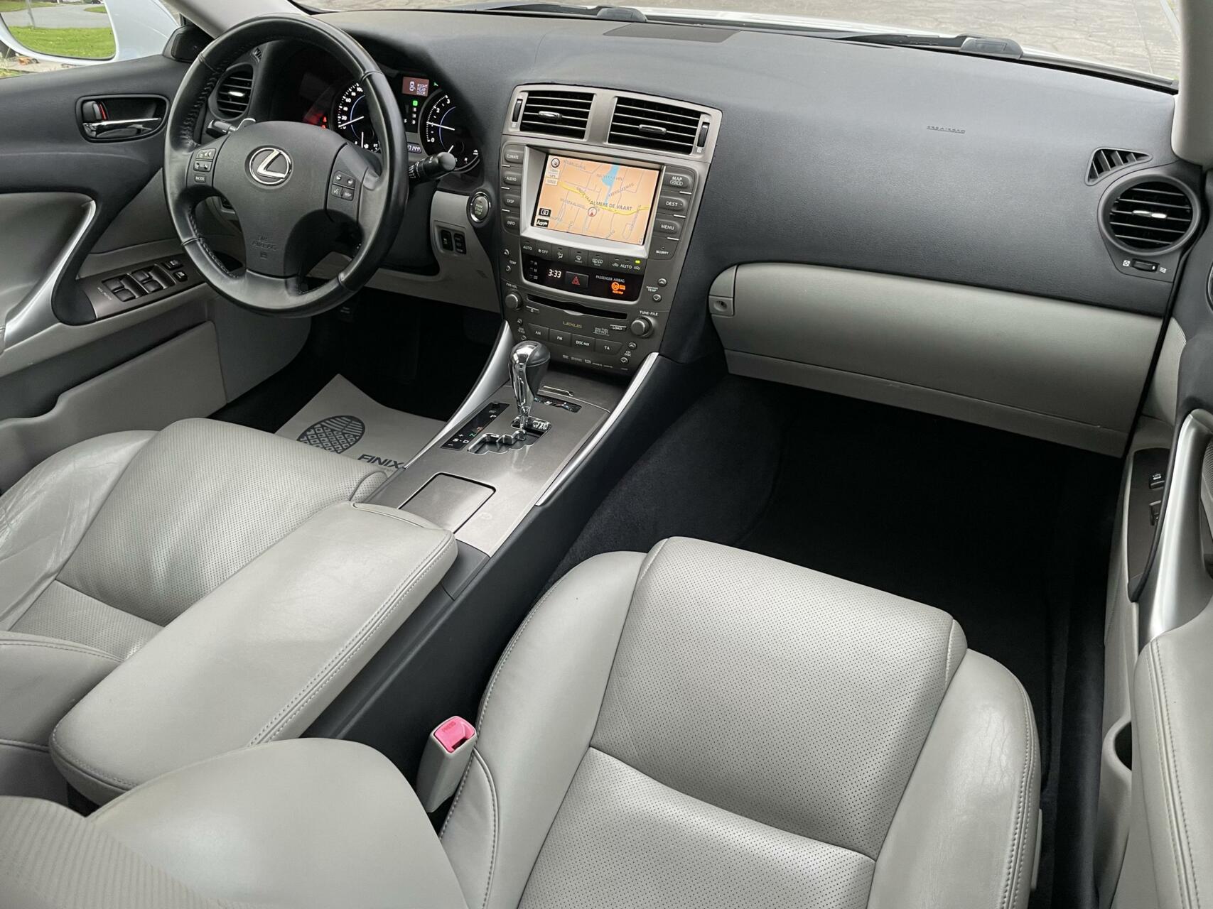 Foto van Lexus Is