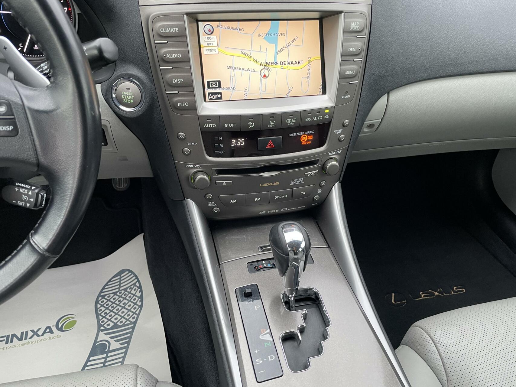 Foto van Lexus Is