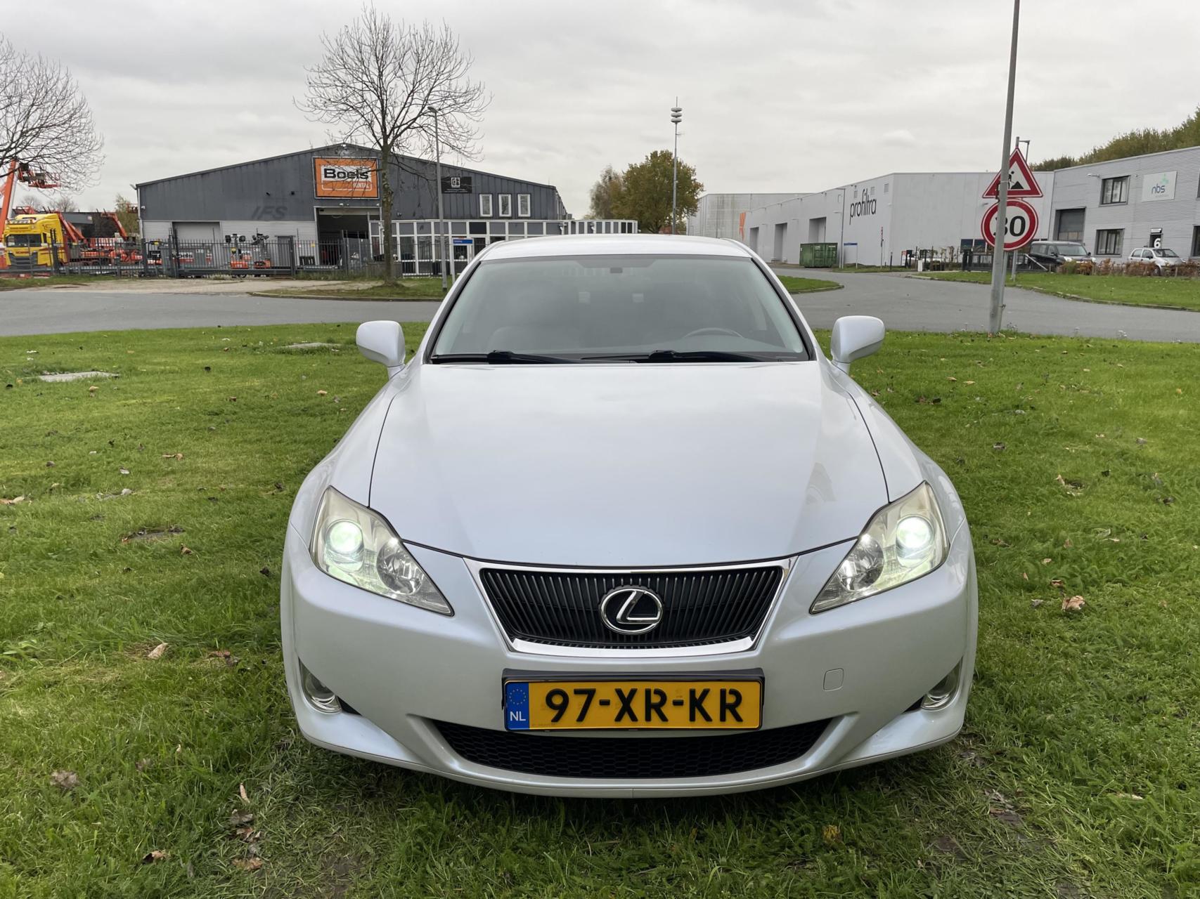 Foto van Lexus Is