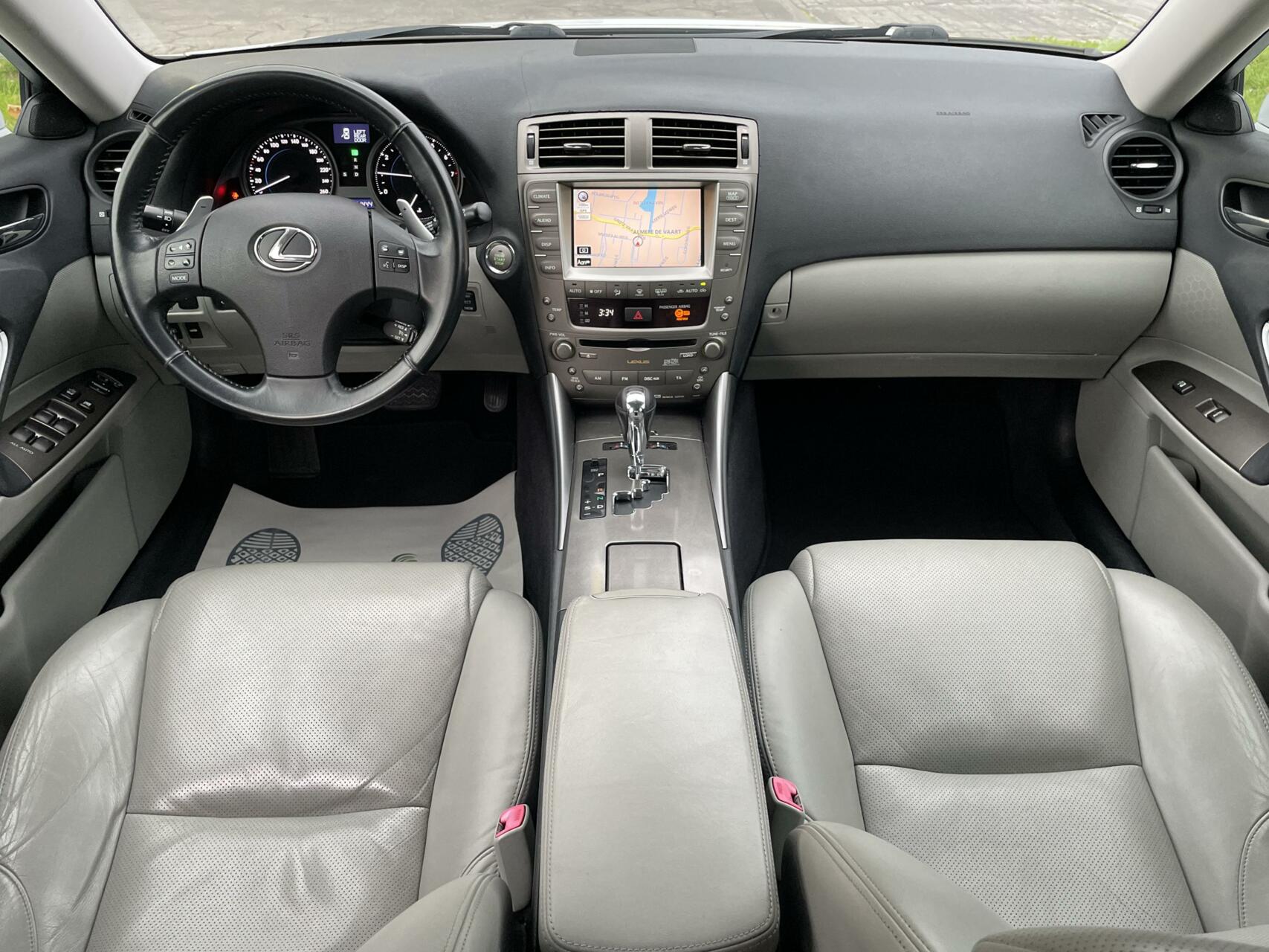 Foto van Lexus Is