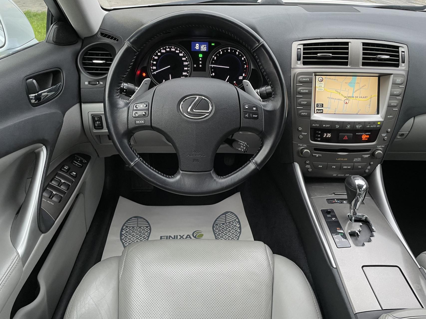 Foto van Lexus Is
