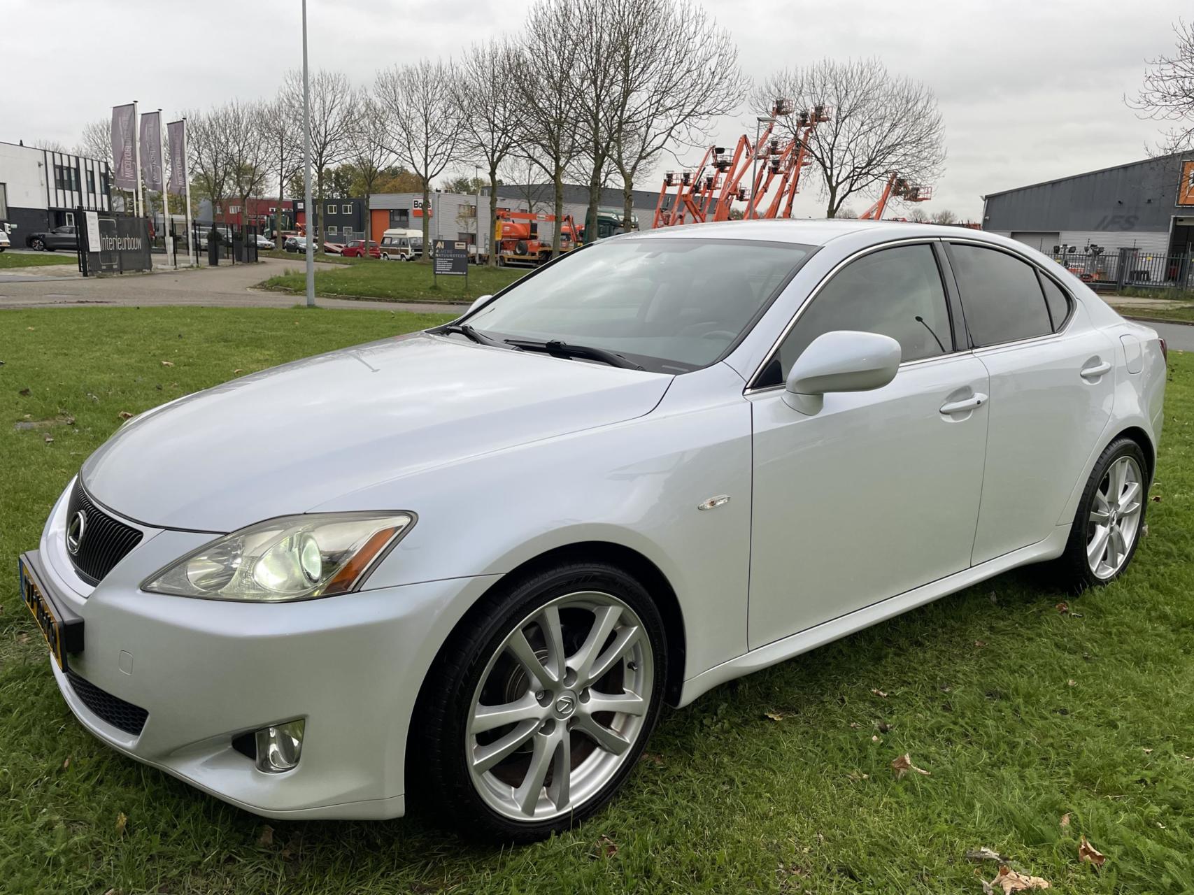 Foto van Lexus Is