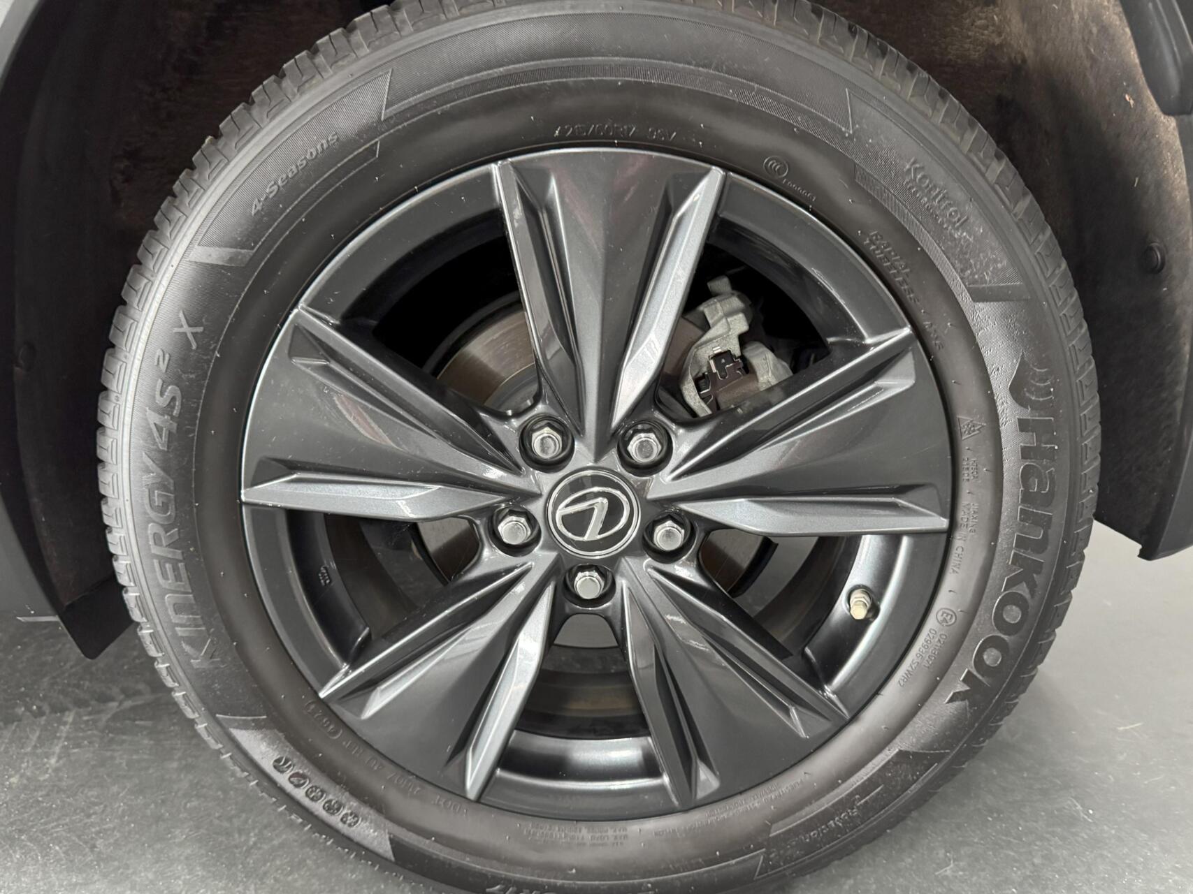 Foto van Lexus Ux