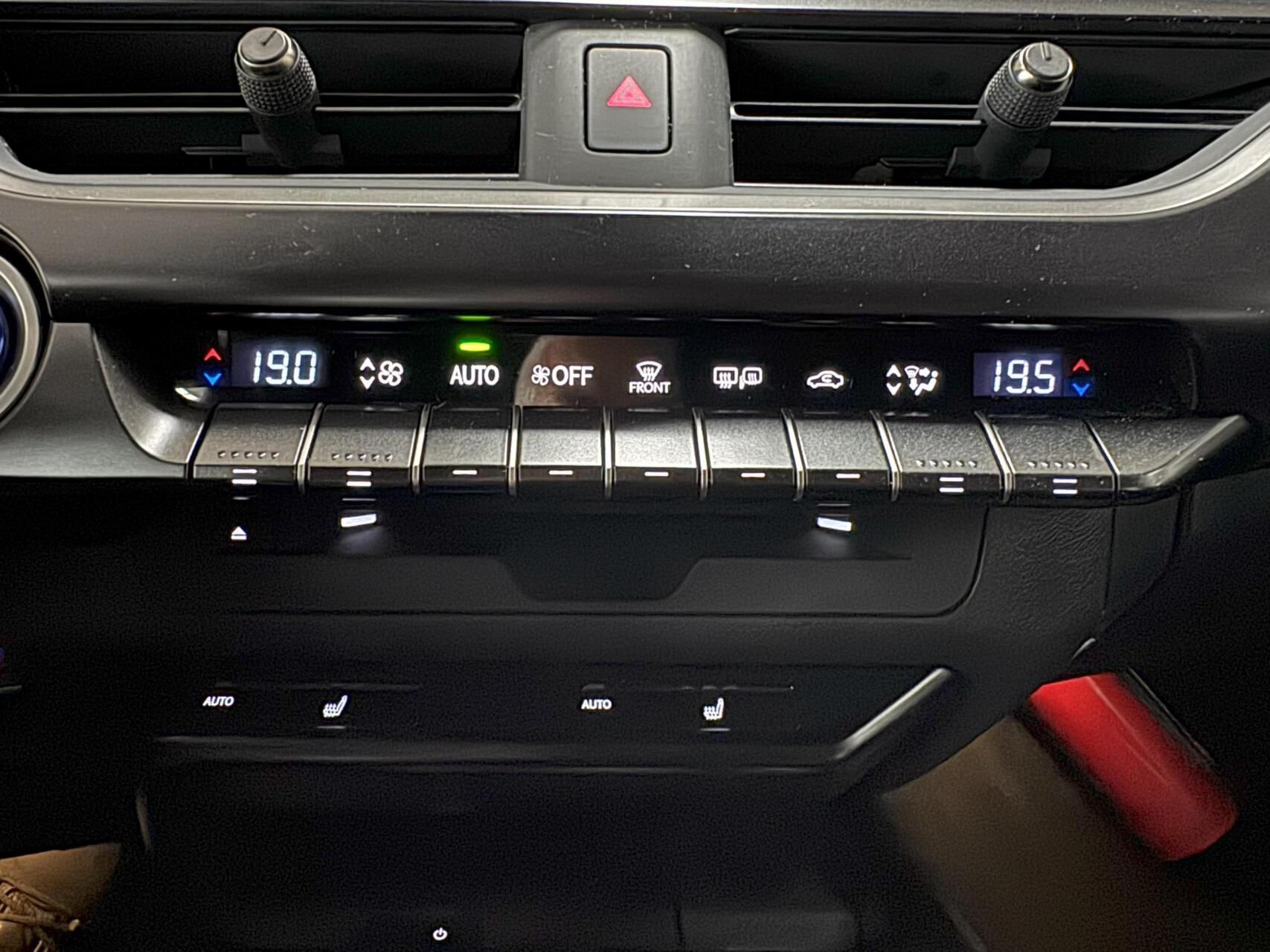 Foto van Lexus Ux