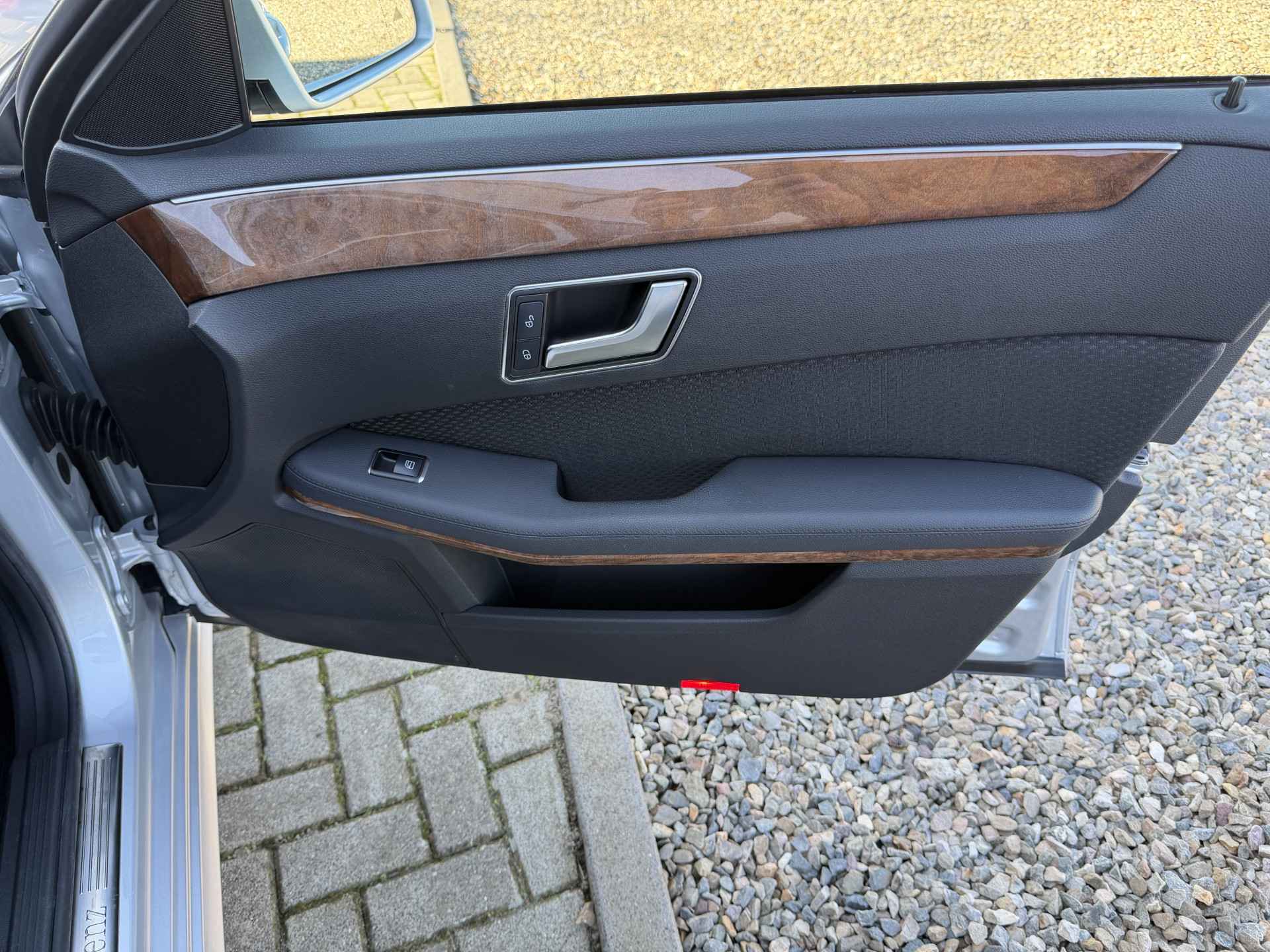 Foto van Mercedes-Benz E 350