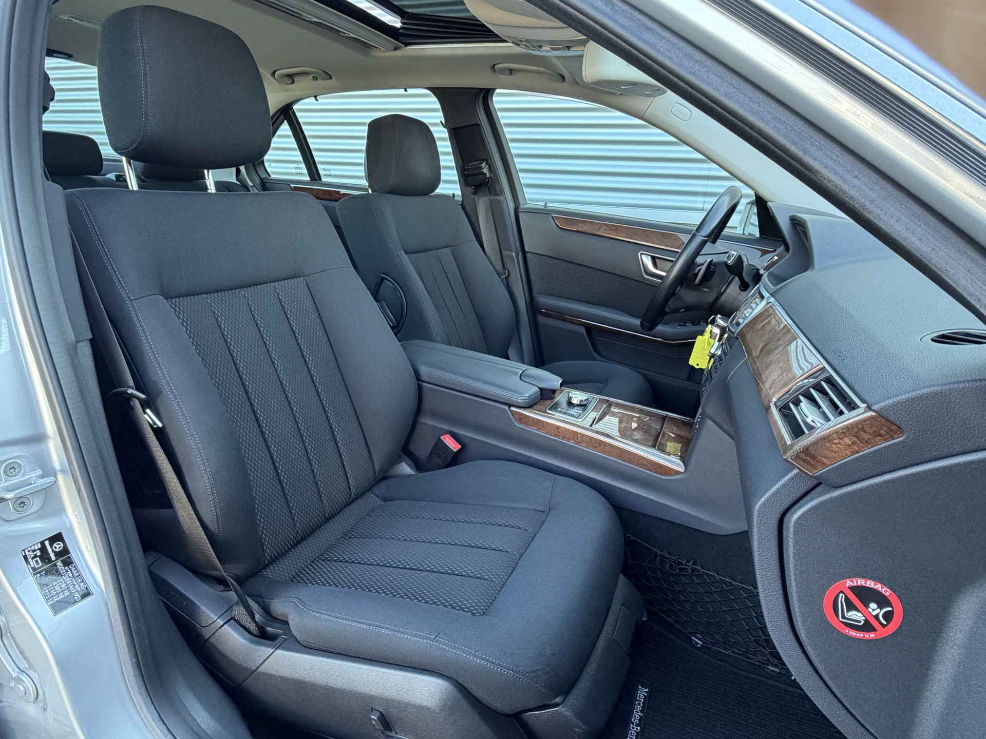Foto van Mercedes-Benz E 350