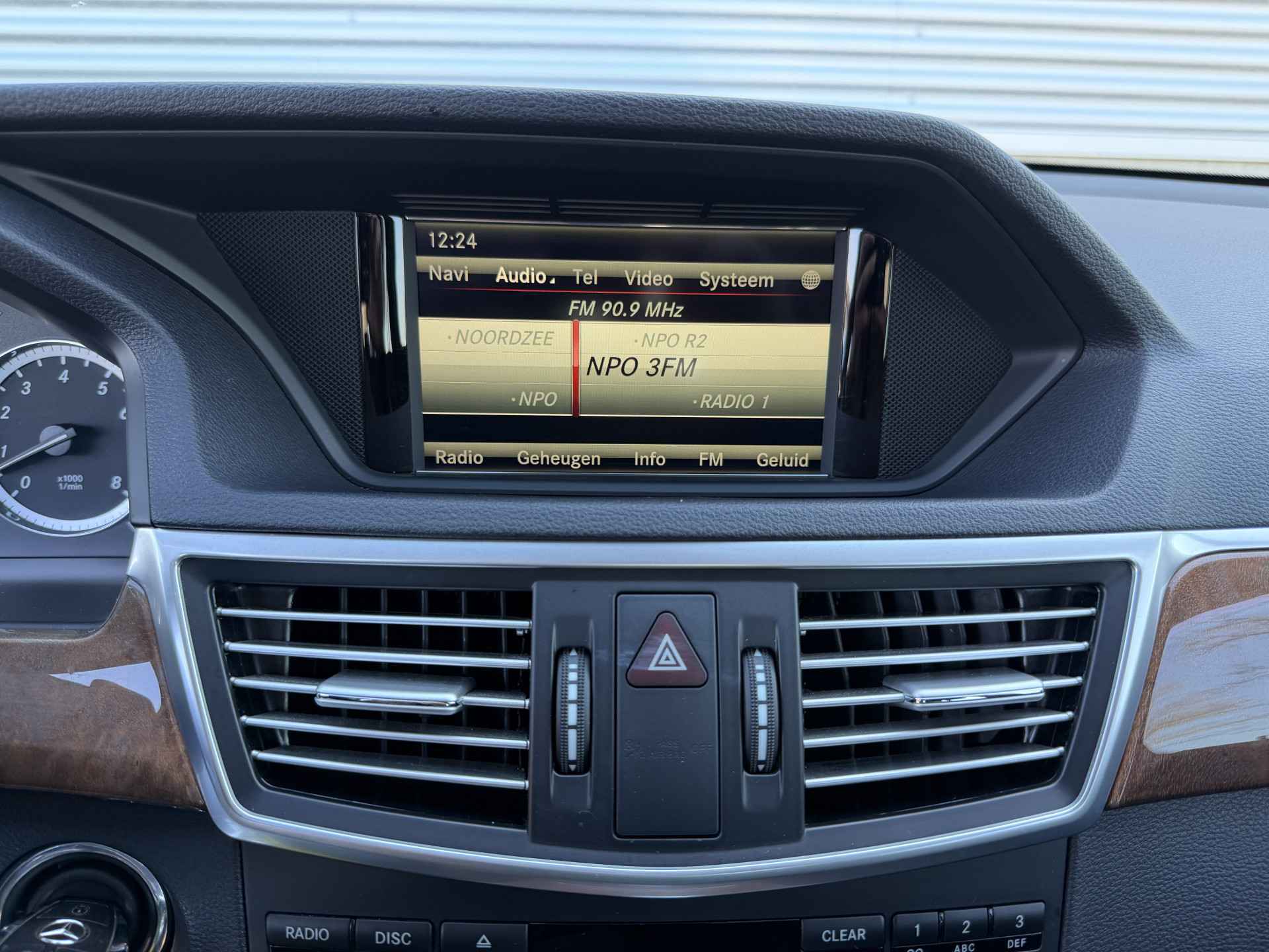 Foto van Mercedes-Benz E 350