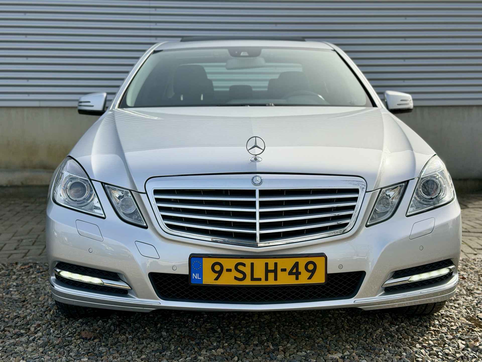 Foto van Mercedes-Benz E 350