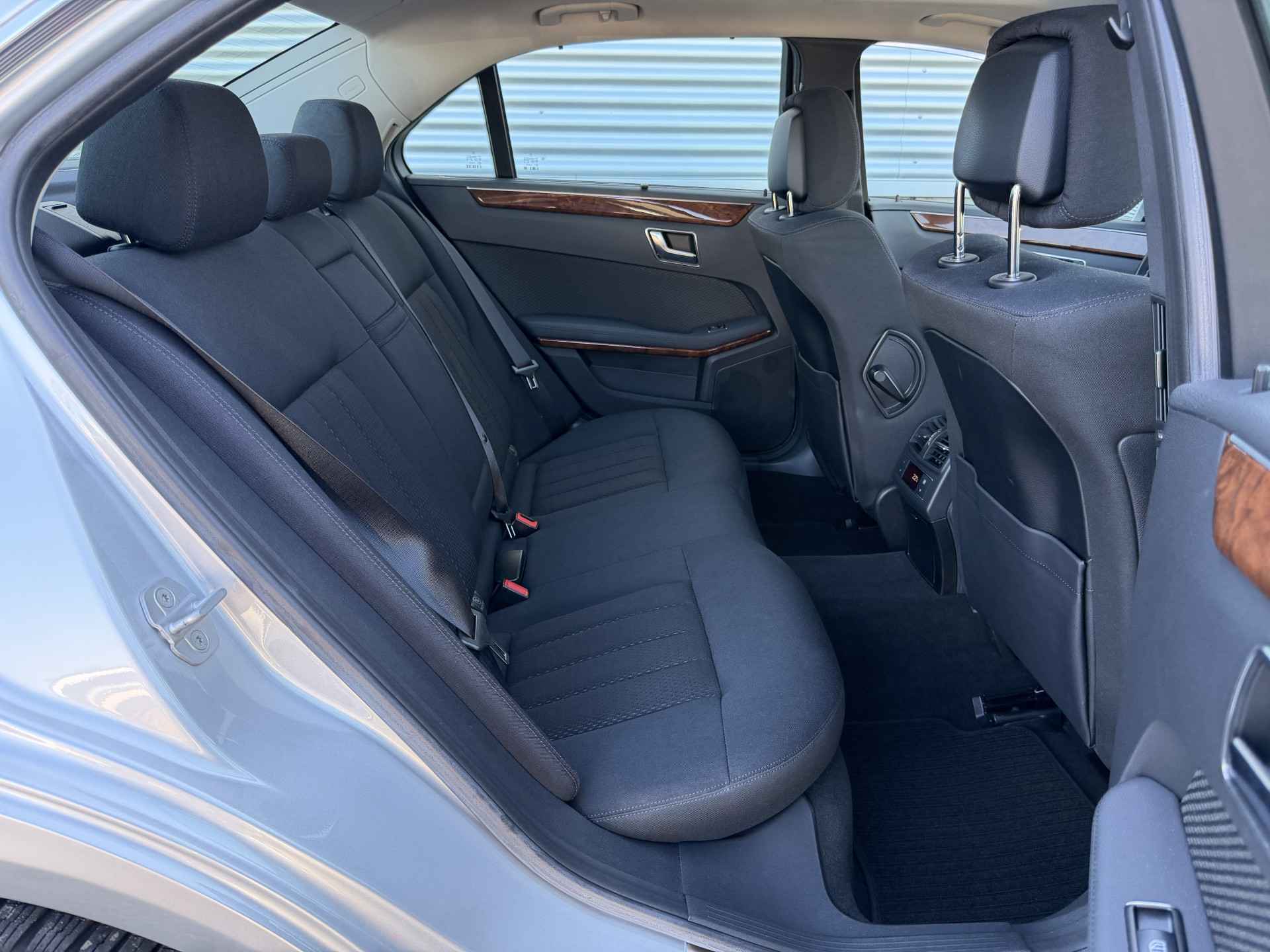 Foto van Mercedes-Benz E 350