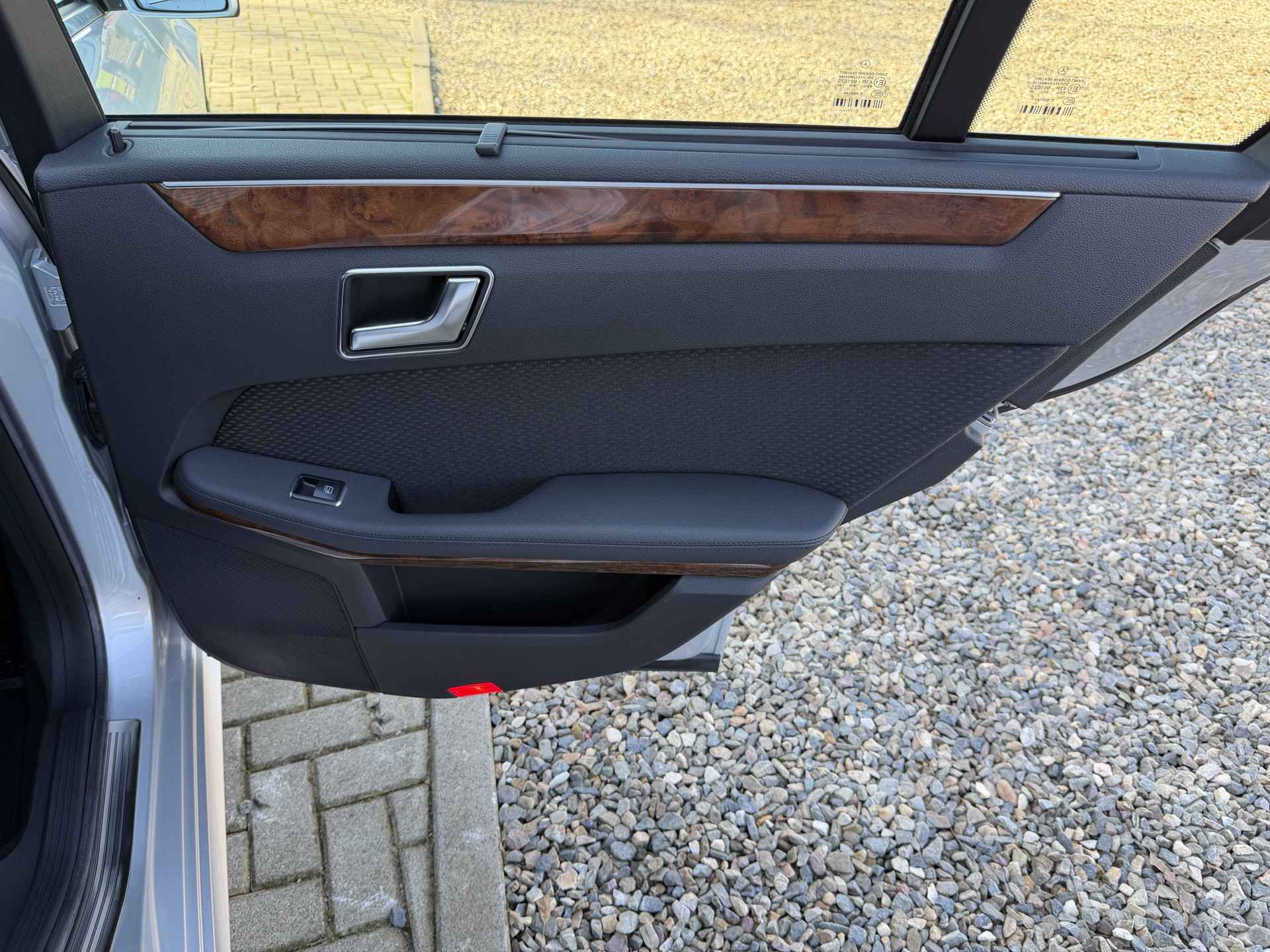 Foto van Mercedes-Benz E 350