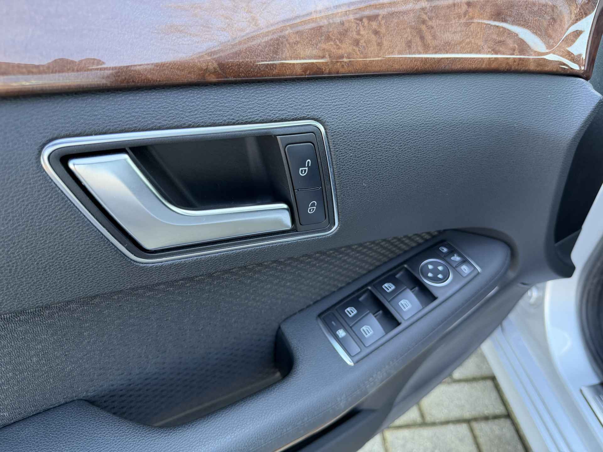 Foto van Mercedes-Benz E 350