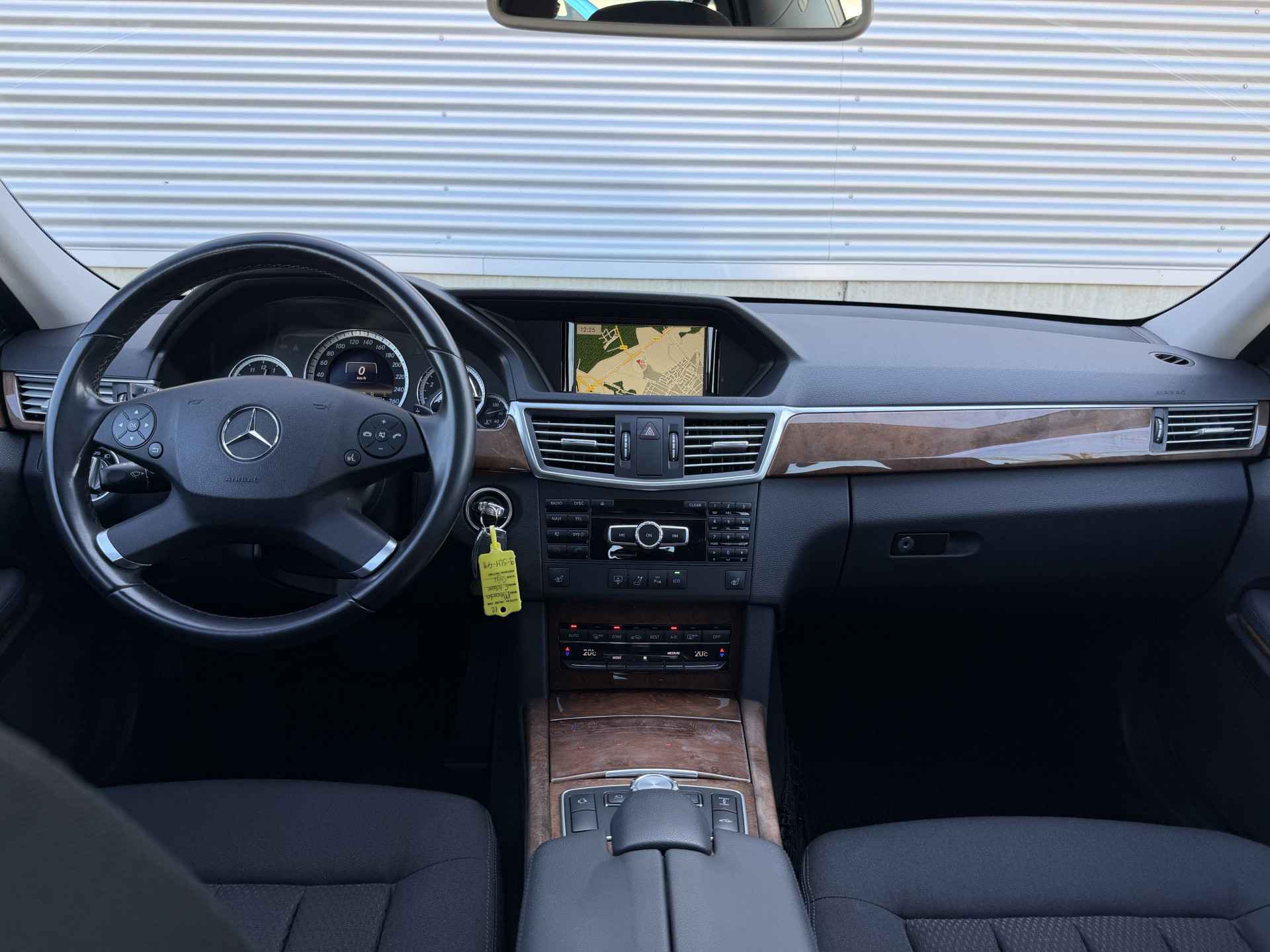Foto van Mercedes-Benz E 350