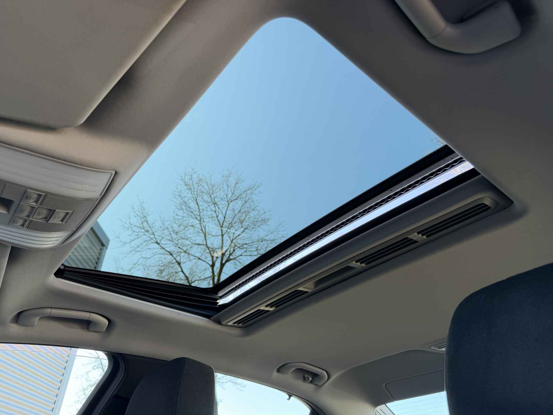 Foto van Mercedes-Benz E 350