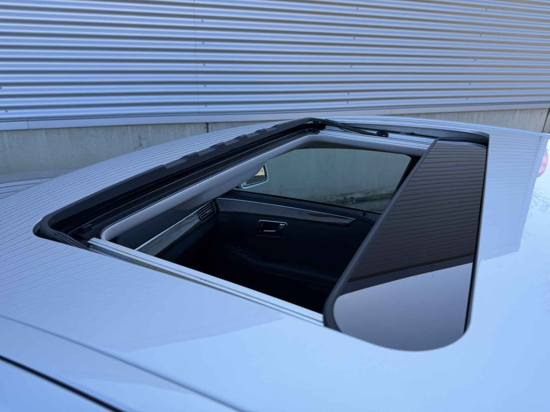 Foto van Mercedes-Benz E 350