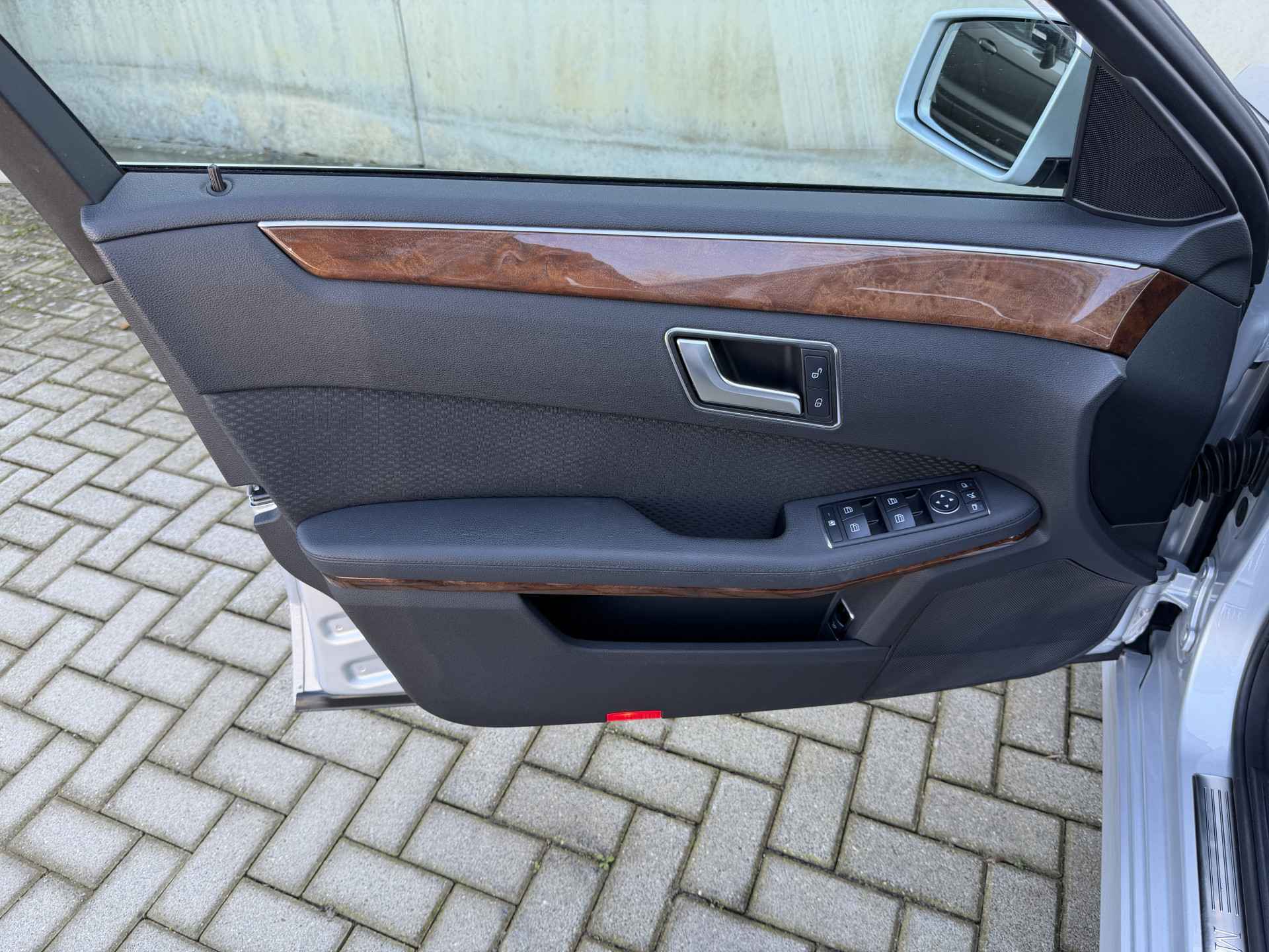 Foto van Mercedes-Benz E 350