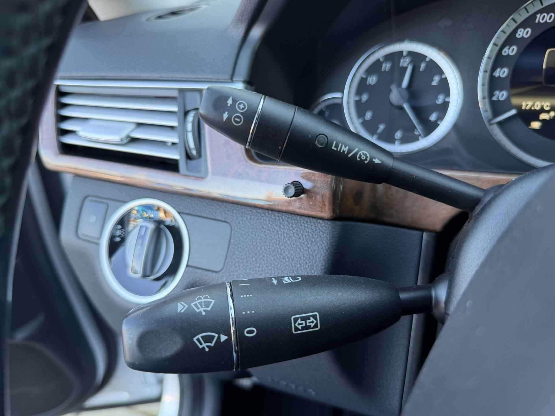 Foto van Mercedes-Benz E 350