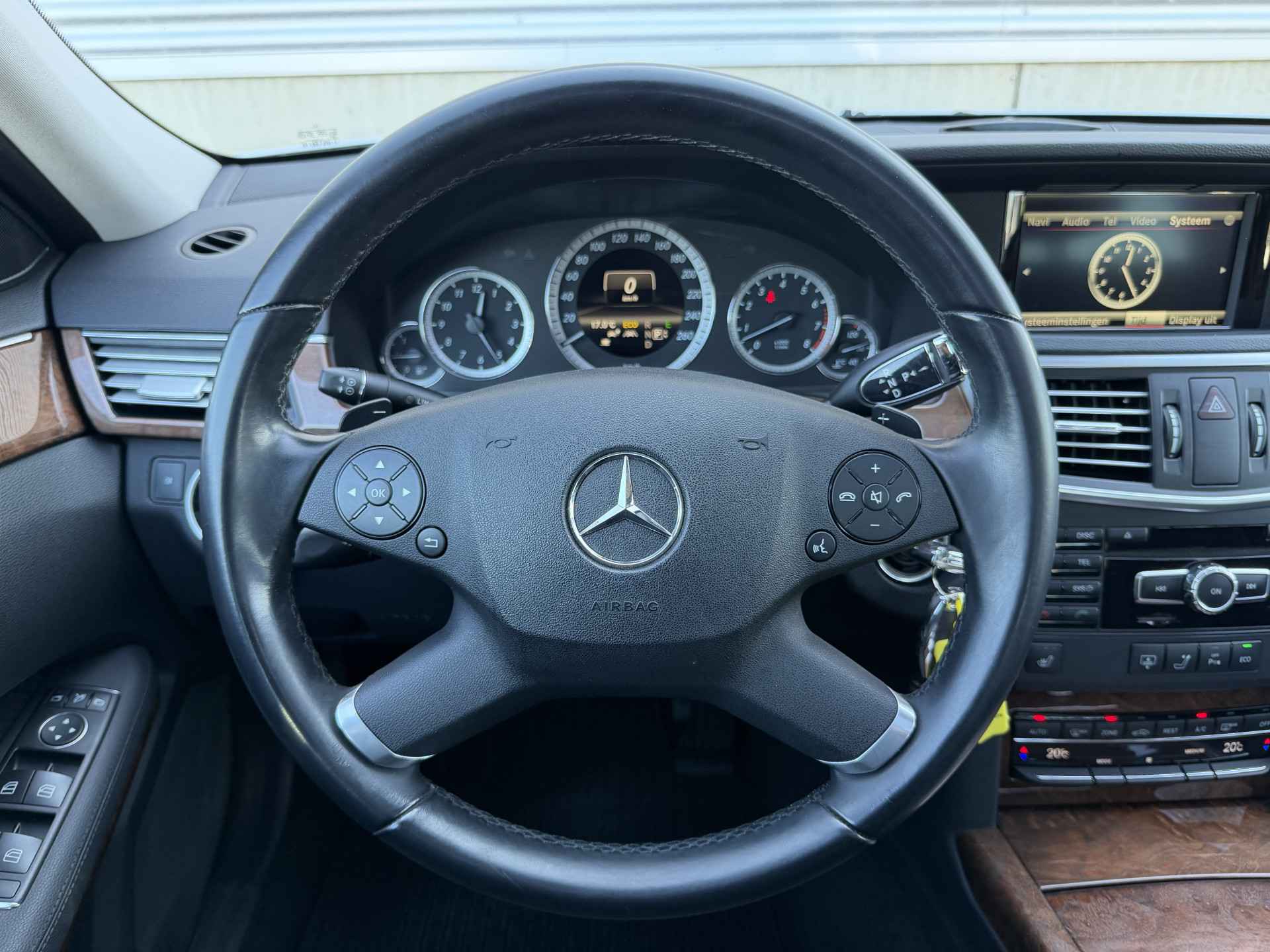 Foto van Mercedes-Benz E 350