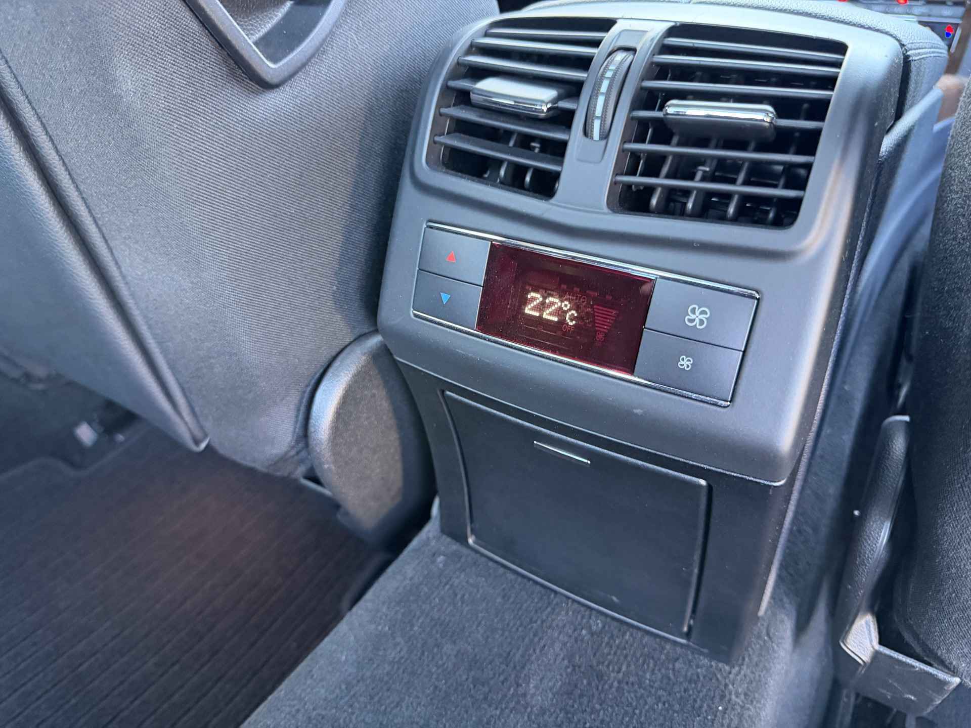 Foto van Mercedes-Benz E 350