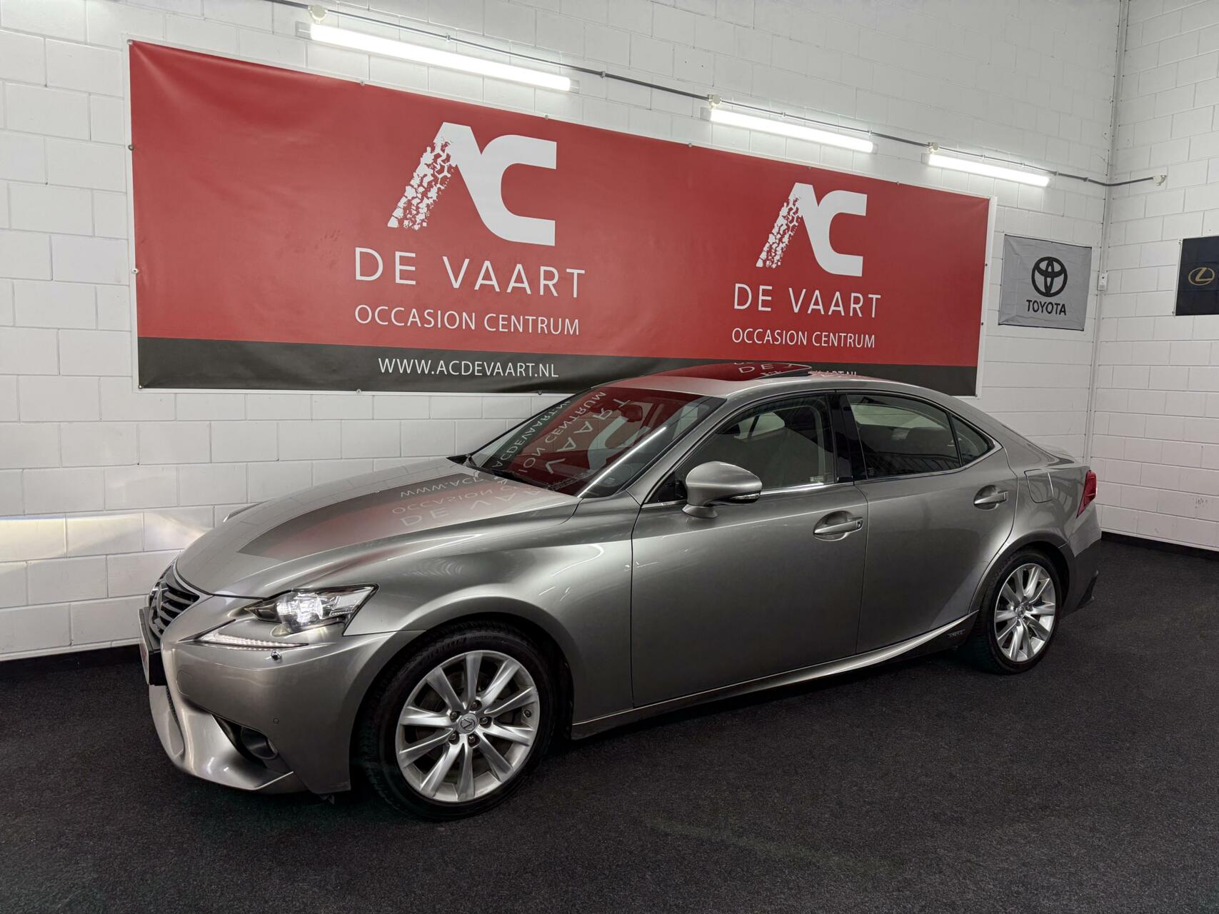 Lexus Is 300h First Edition - VERKOCHT! 2014 - voorkant