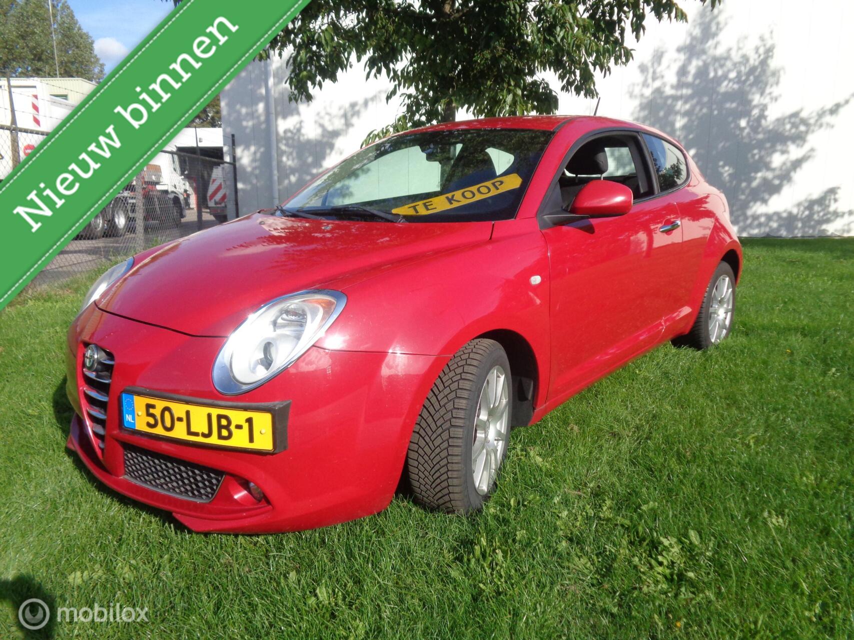 Alfa Romeo Alfa Mito 1.4 T Distinctive 136 pk/Airco/Lm velgen/PDC/DNA knop/Nieuwe APK 2010 - voorkant