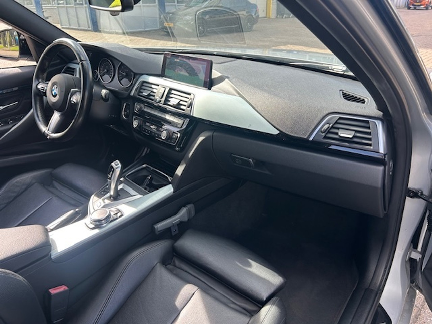 Foto van BMW 330e