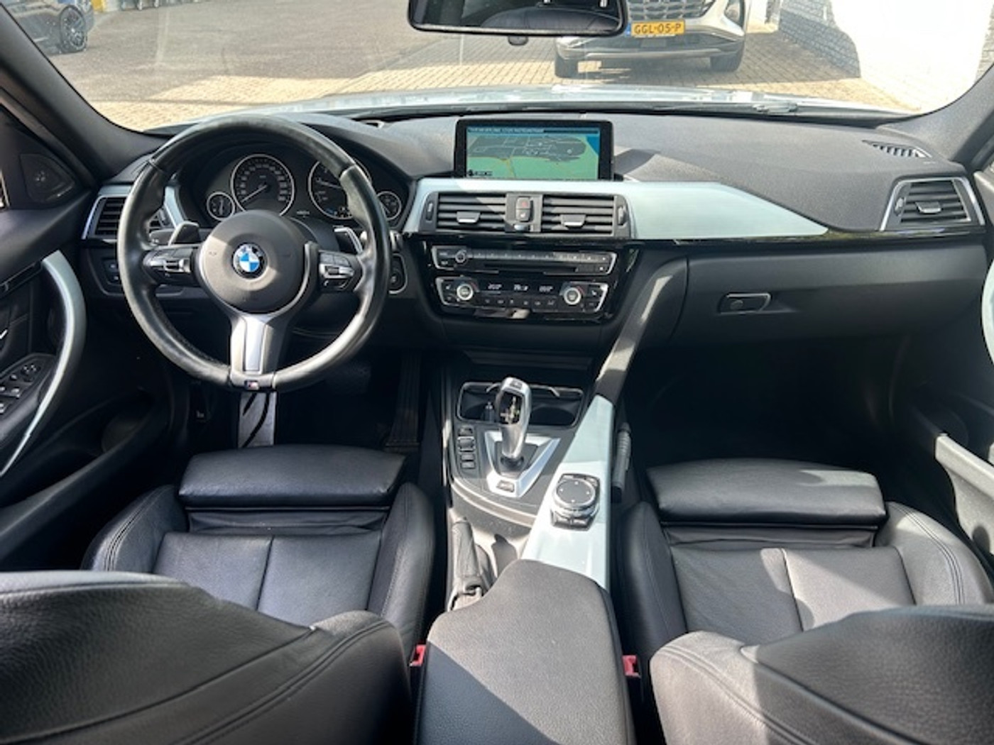 Foto van BMW 330e