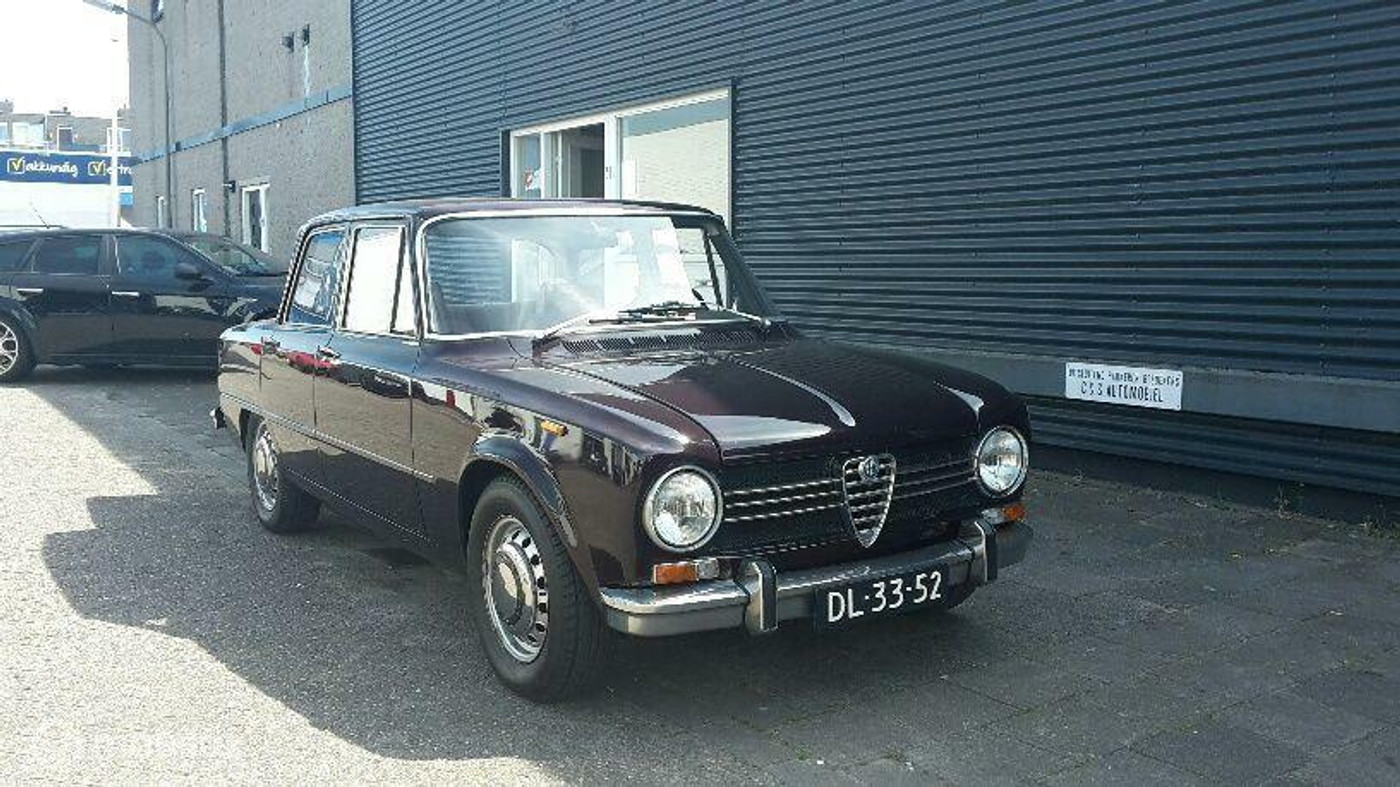 Alfa Romeo Giulia 1.3 Super (met 2.0 motor) 1971 - voorkant