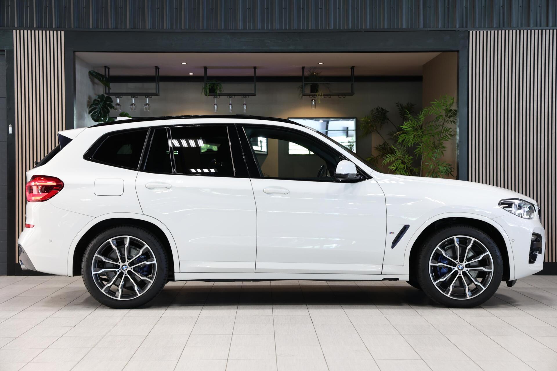 Foto van BMW X3 Xdrive30e