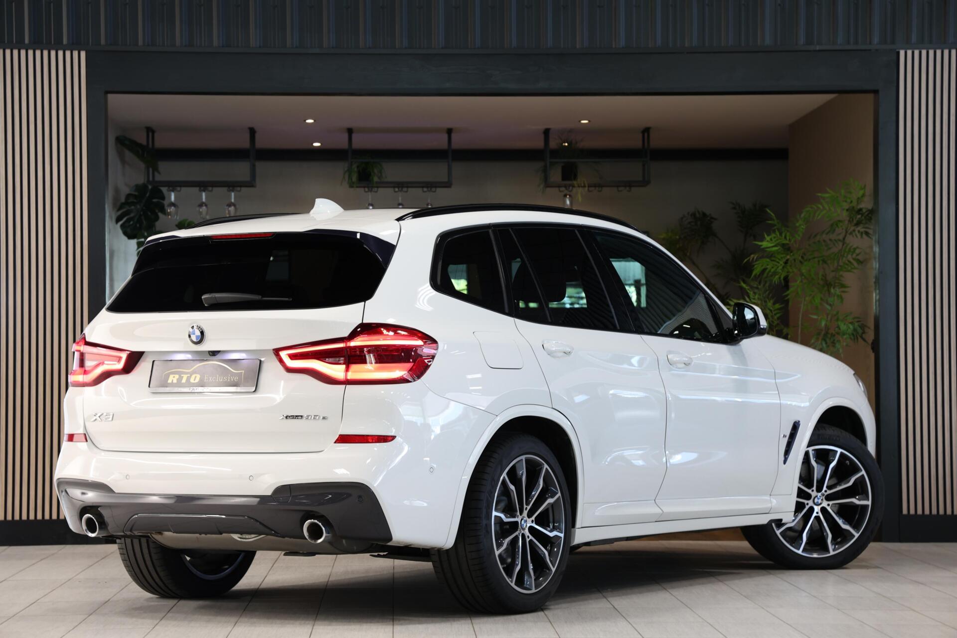 Foto van BMW X3 Xdrive30e
