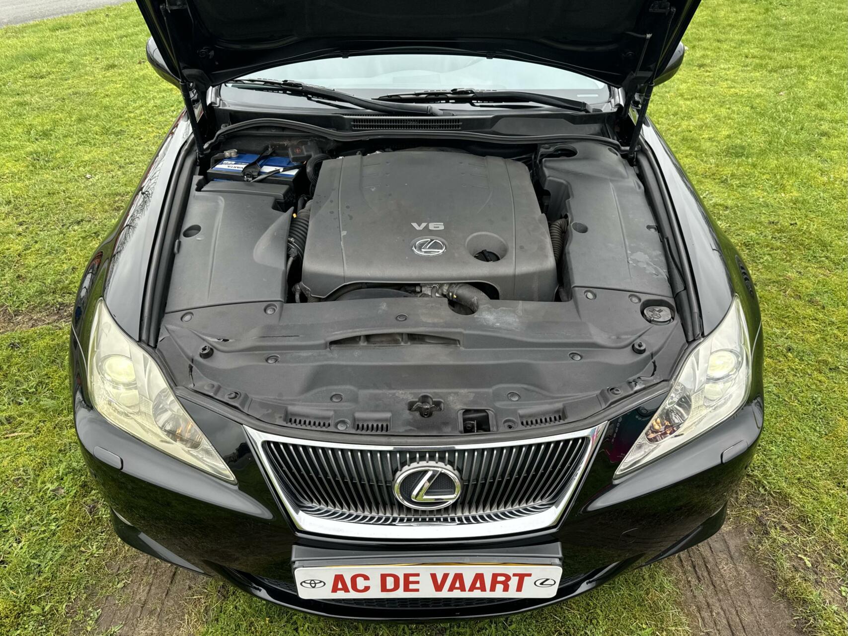 Foto van Lexus Is