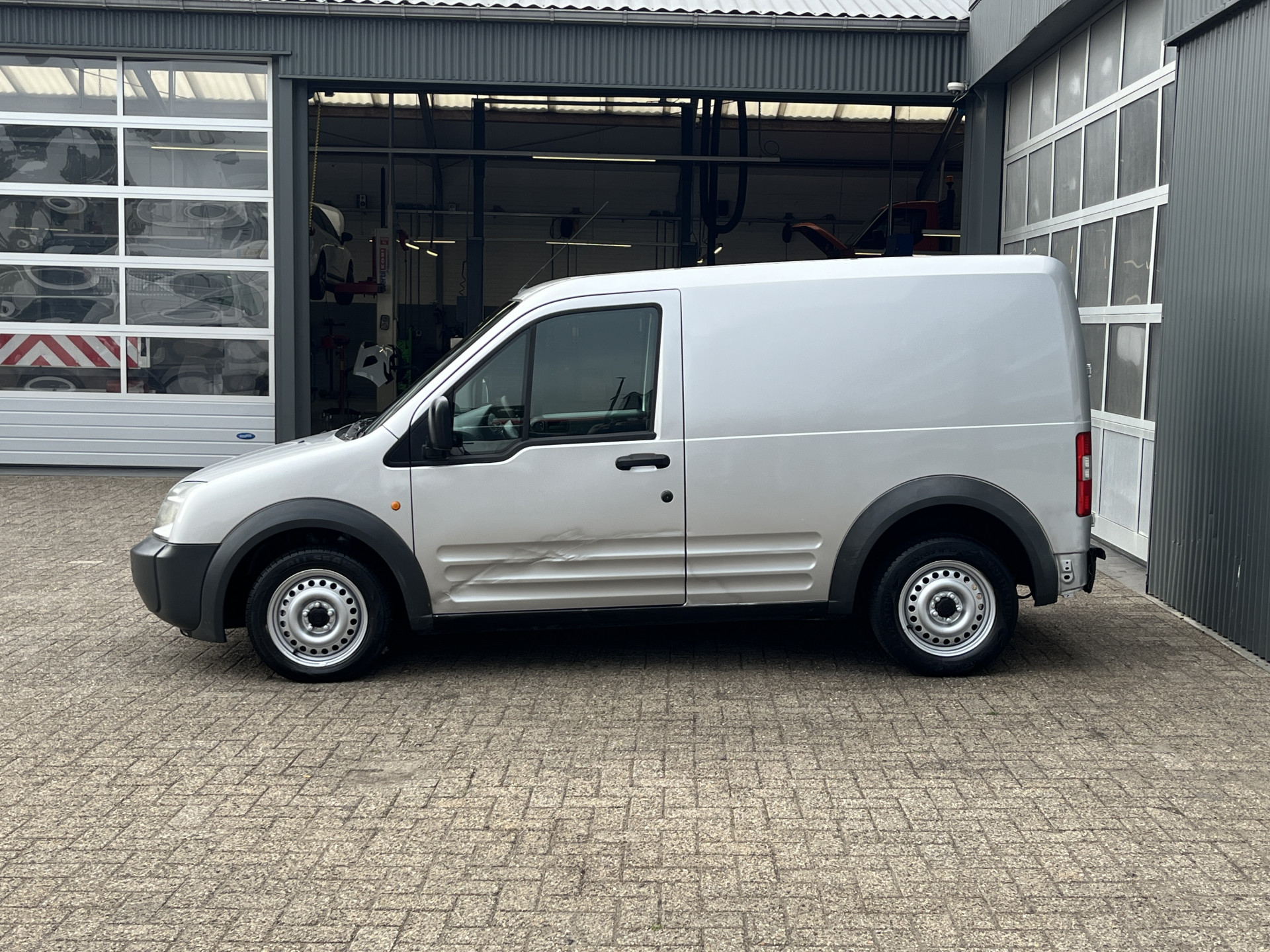 Foto van Ford Transit Connect T200s Van 1,8tdci 66