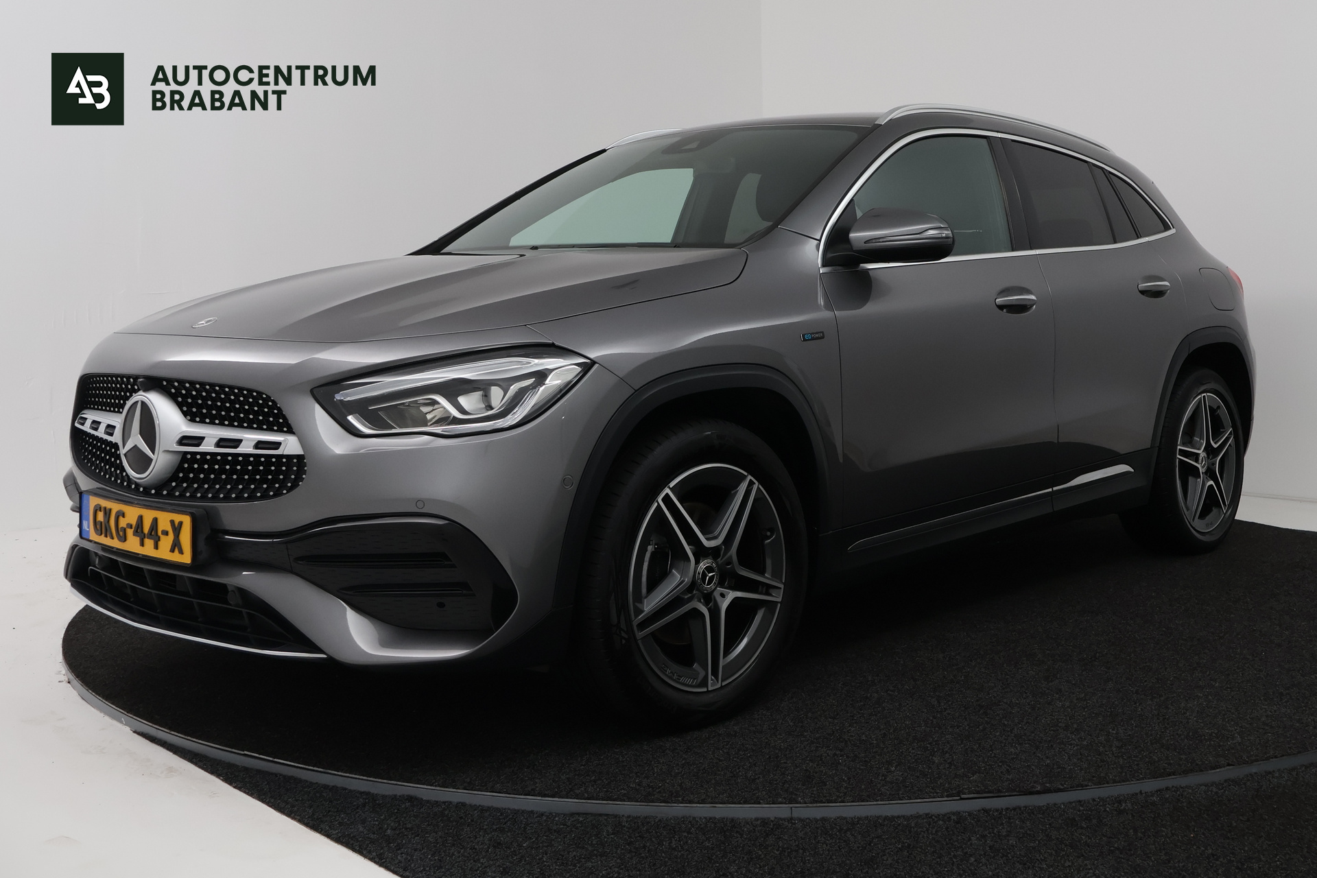 Mercedes-Benz Gla 250 E 250 e Progressive (SFEERVERLICHTING, STOELVERWARMING, NAVIGATIE, PARKEERSENSOREN) 2020 - voorkant