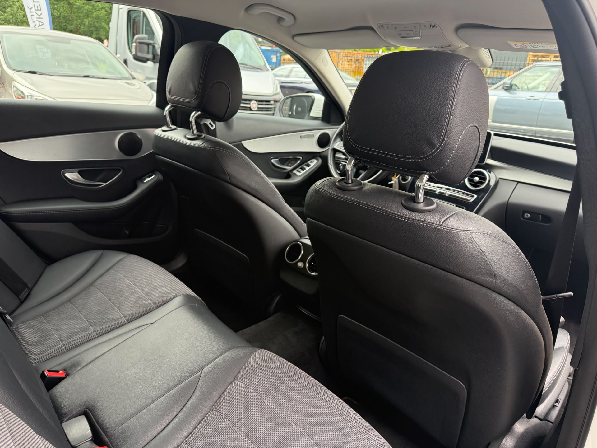 Foto van Mercedes-Benz C 200