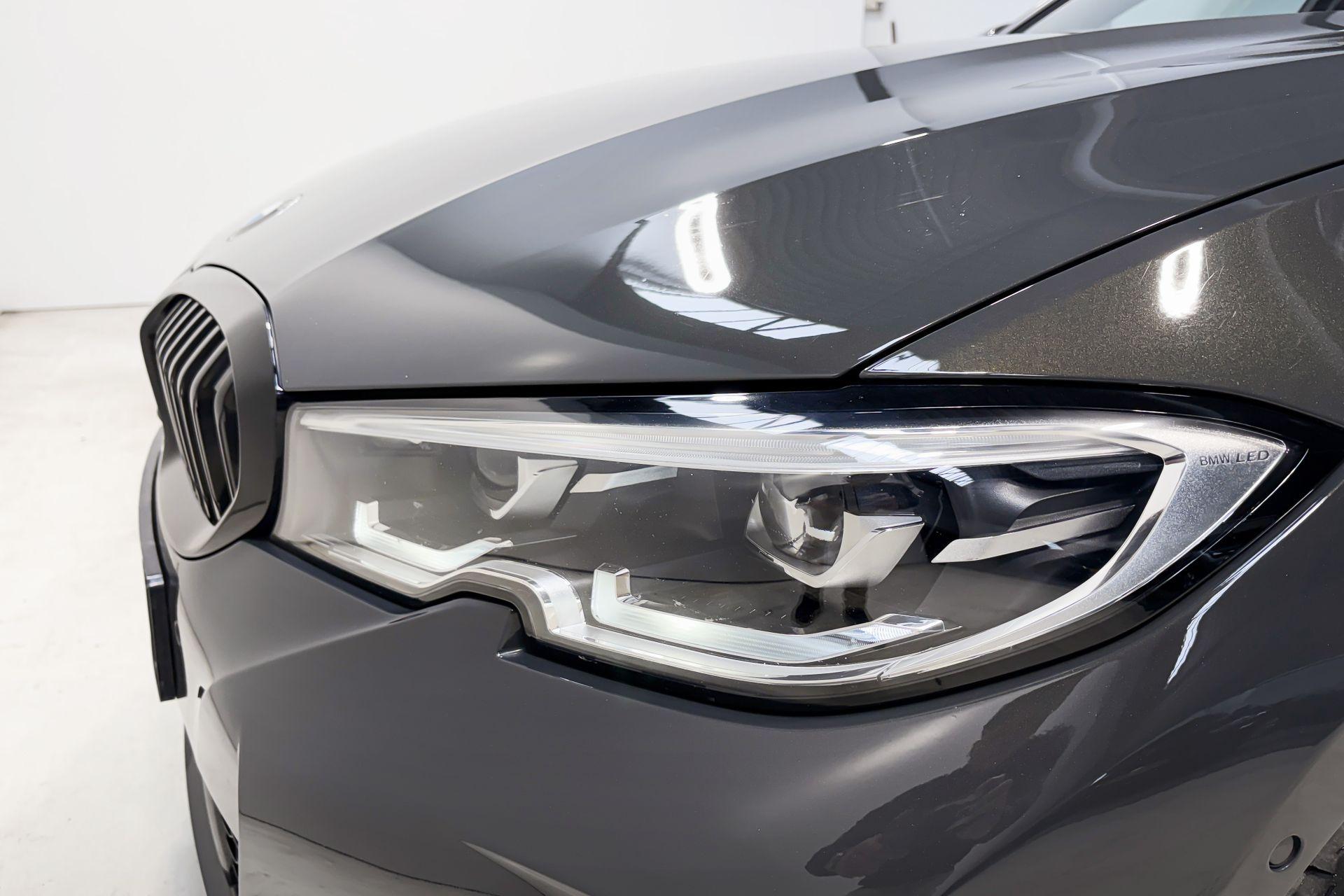 Foto van BMW 330i