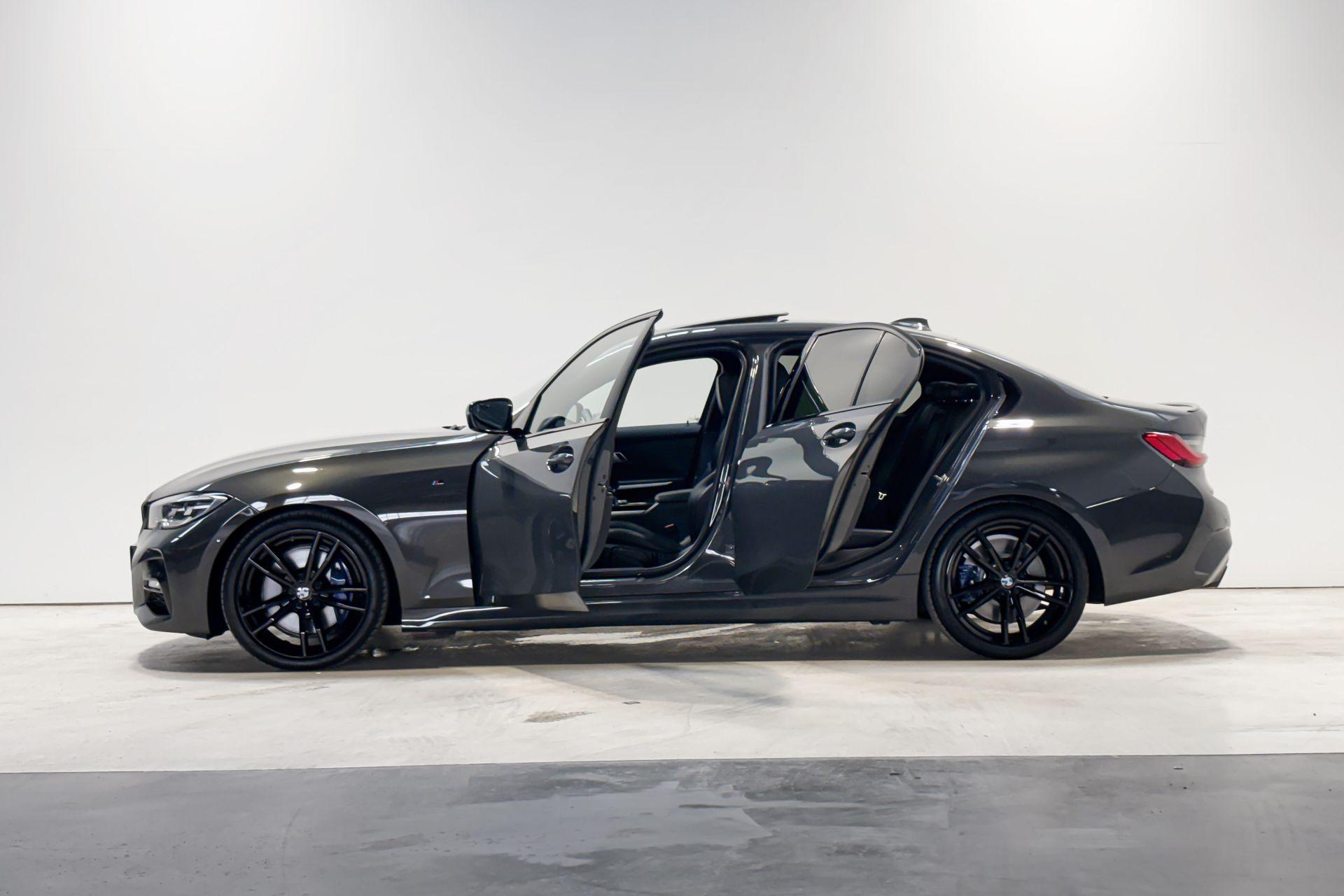 Foto van BMW 330i