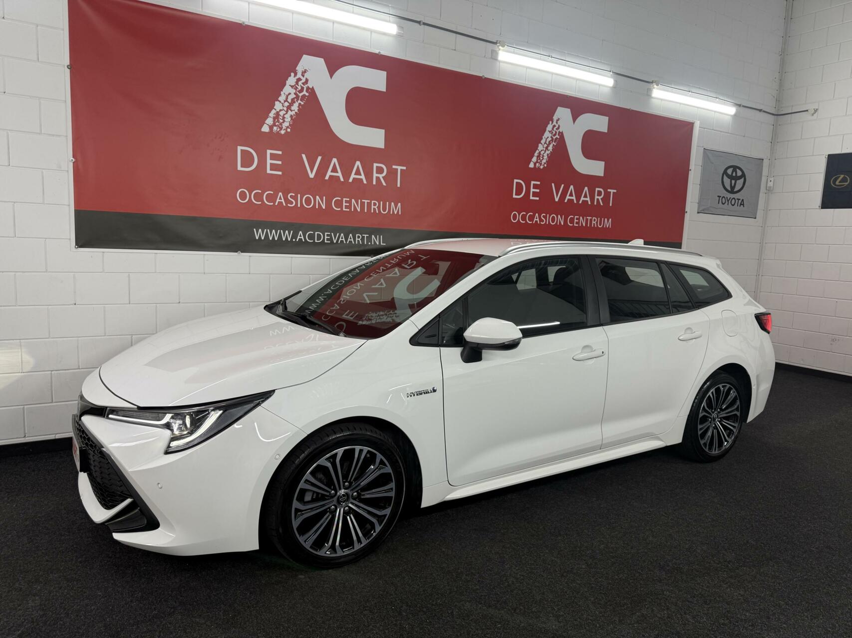 Toyota Corolla Touring Sports 1.8 Hybrid - VERKOCHT! 2019 - voorkant
