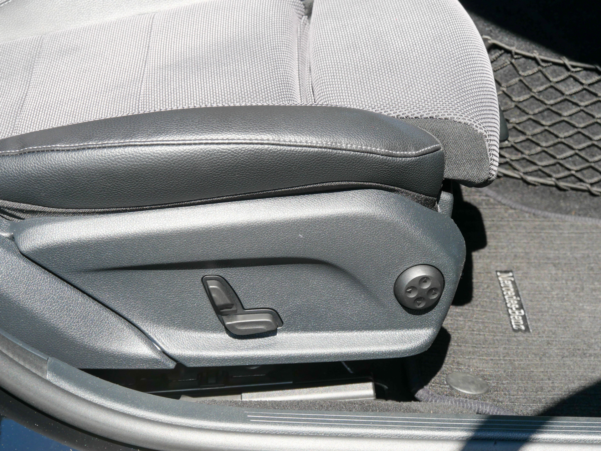 Foto van Mercedes-Benz E 200