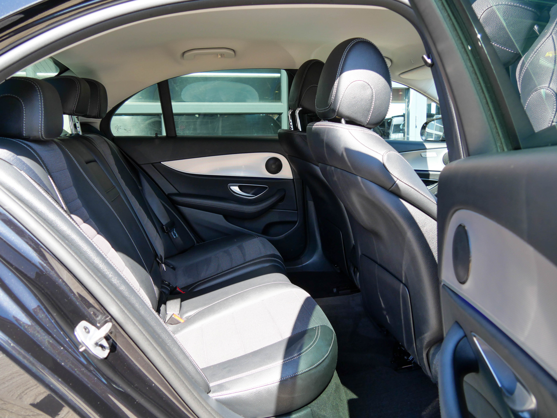 Foto van Mercedes-Benz E 200