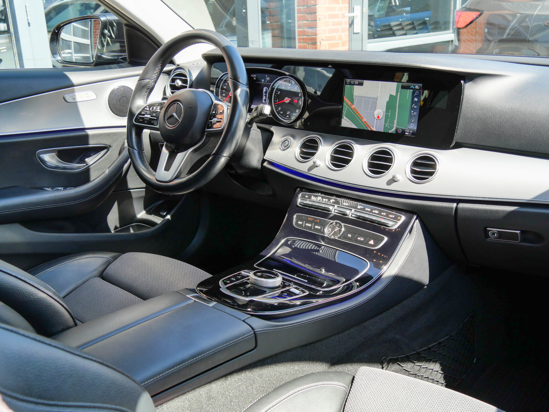 Foto van Mercedes-Benz E 200
