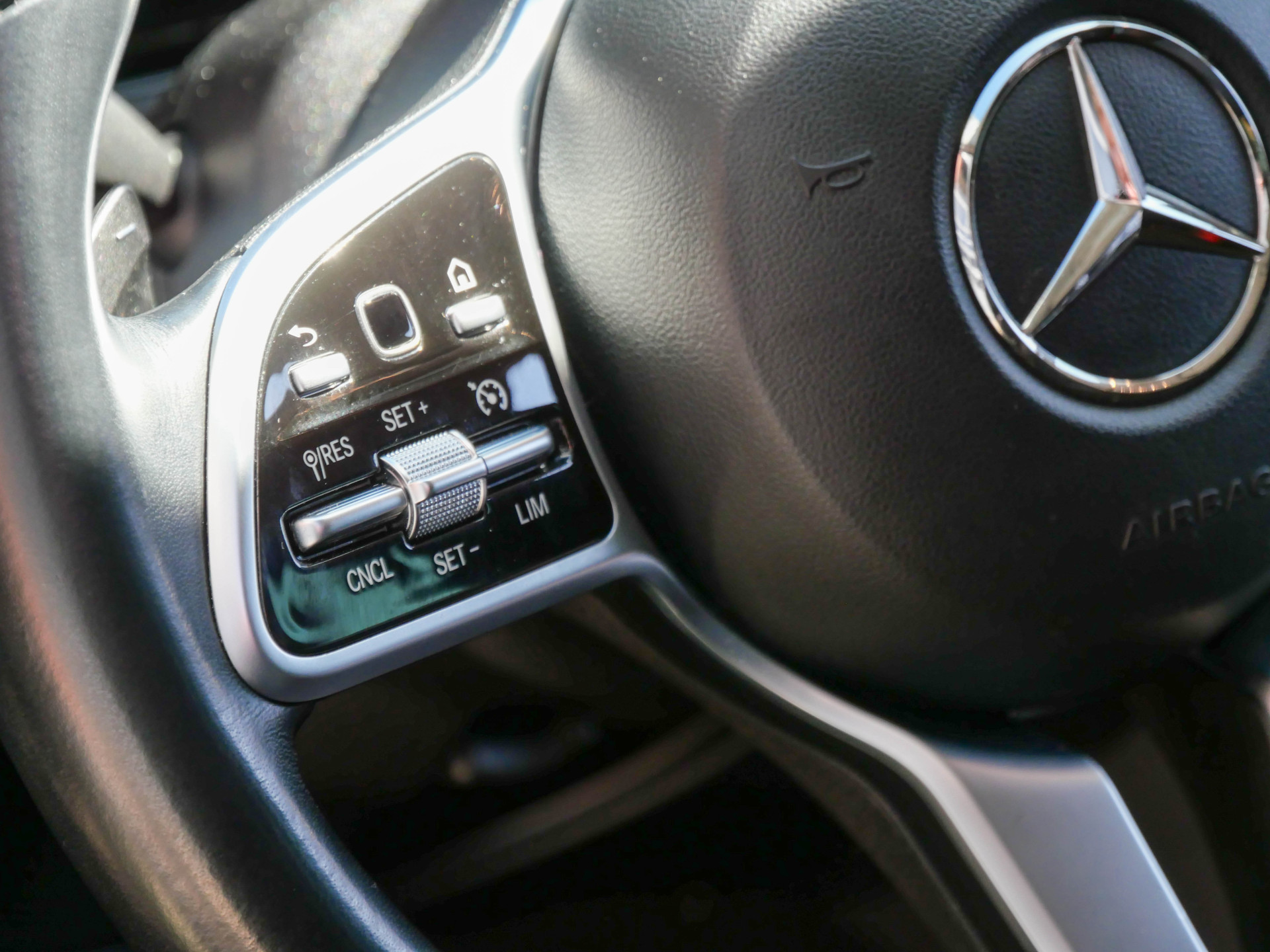 Foto van Mercedes-Benz E 200