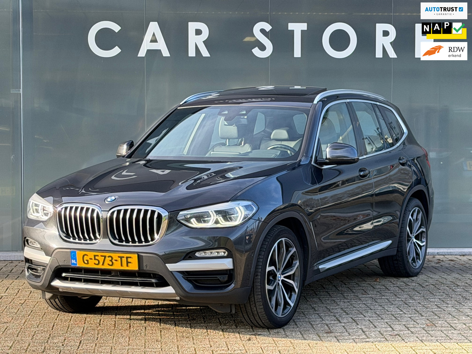 BMW X3 Sdrive20i SDrive20i High Executive PANO 1E EIGENAAR 2019 - voorkant