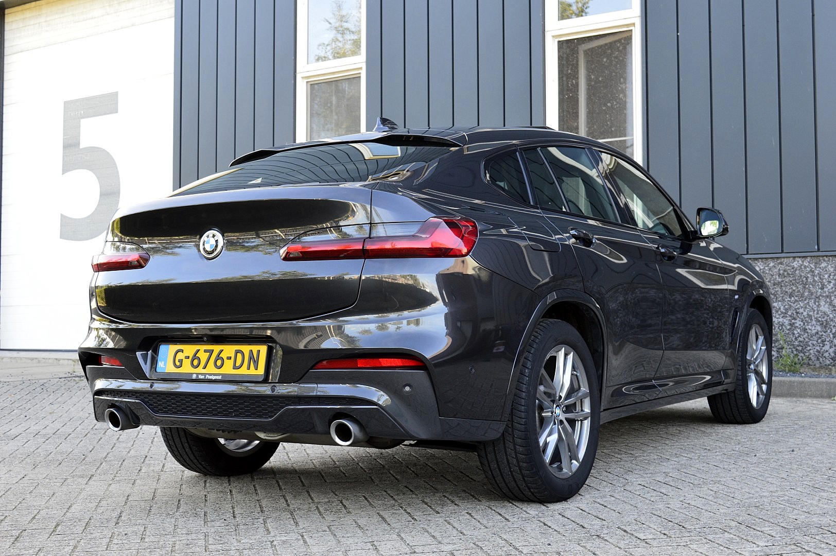Foto van BMW X4 Xdrive20i