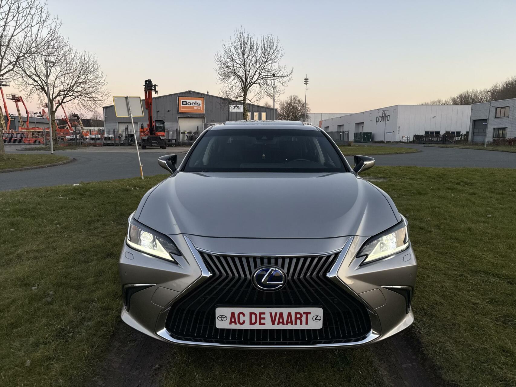 Foto van Lexus Es